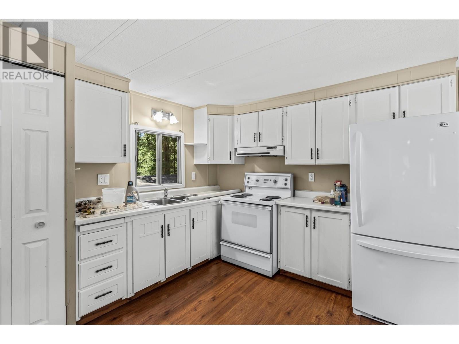 TAPPEN, British Columbia, V0E 2X2, CA, 2 Bedrooms Bedrooms, ,2 BathroomsBathrooms,Residential,For Sale,1868276