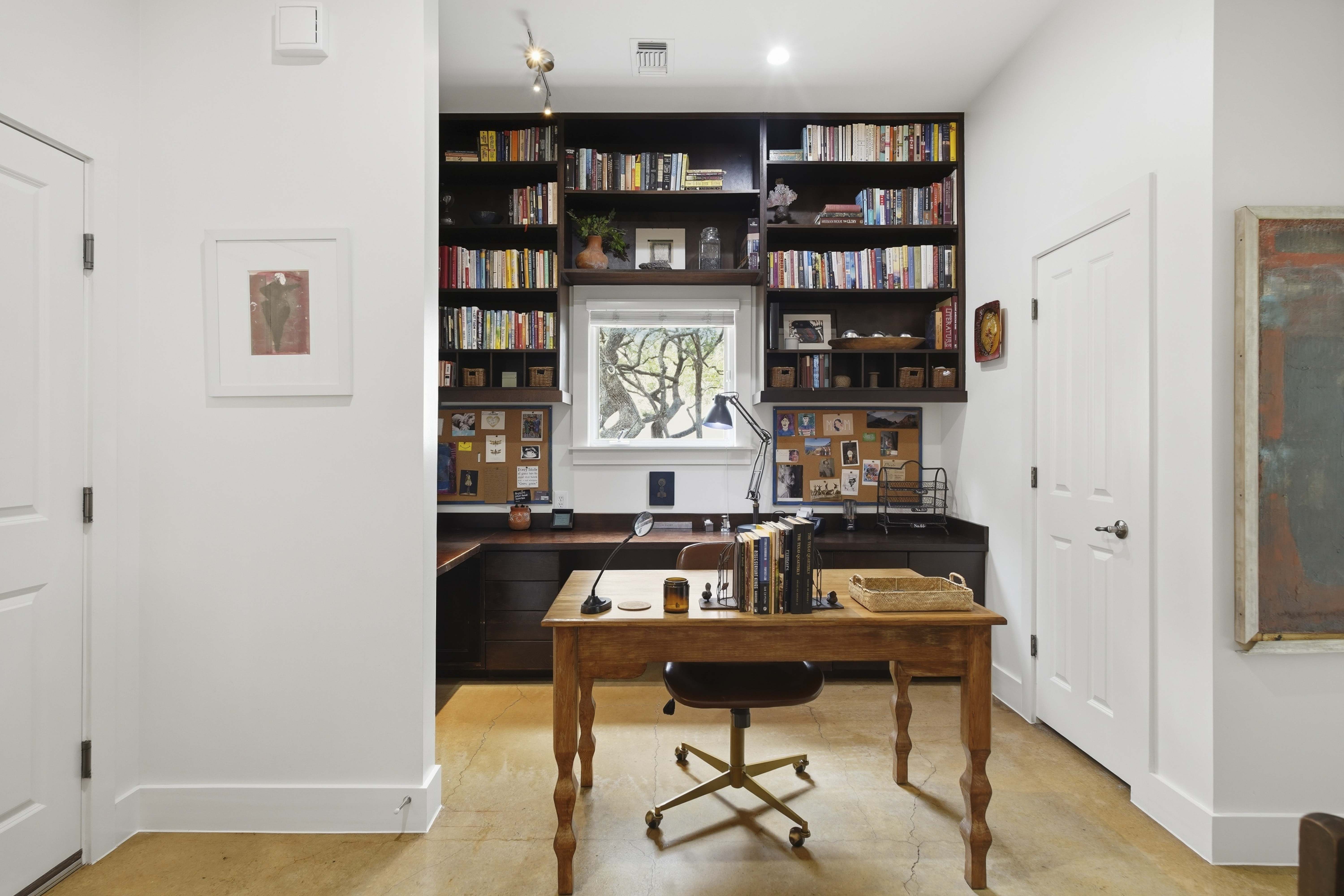  Custom-Designed Home on a 1-Acre - 物件實景