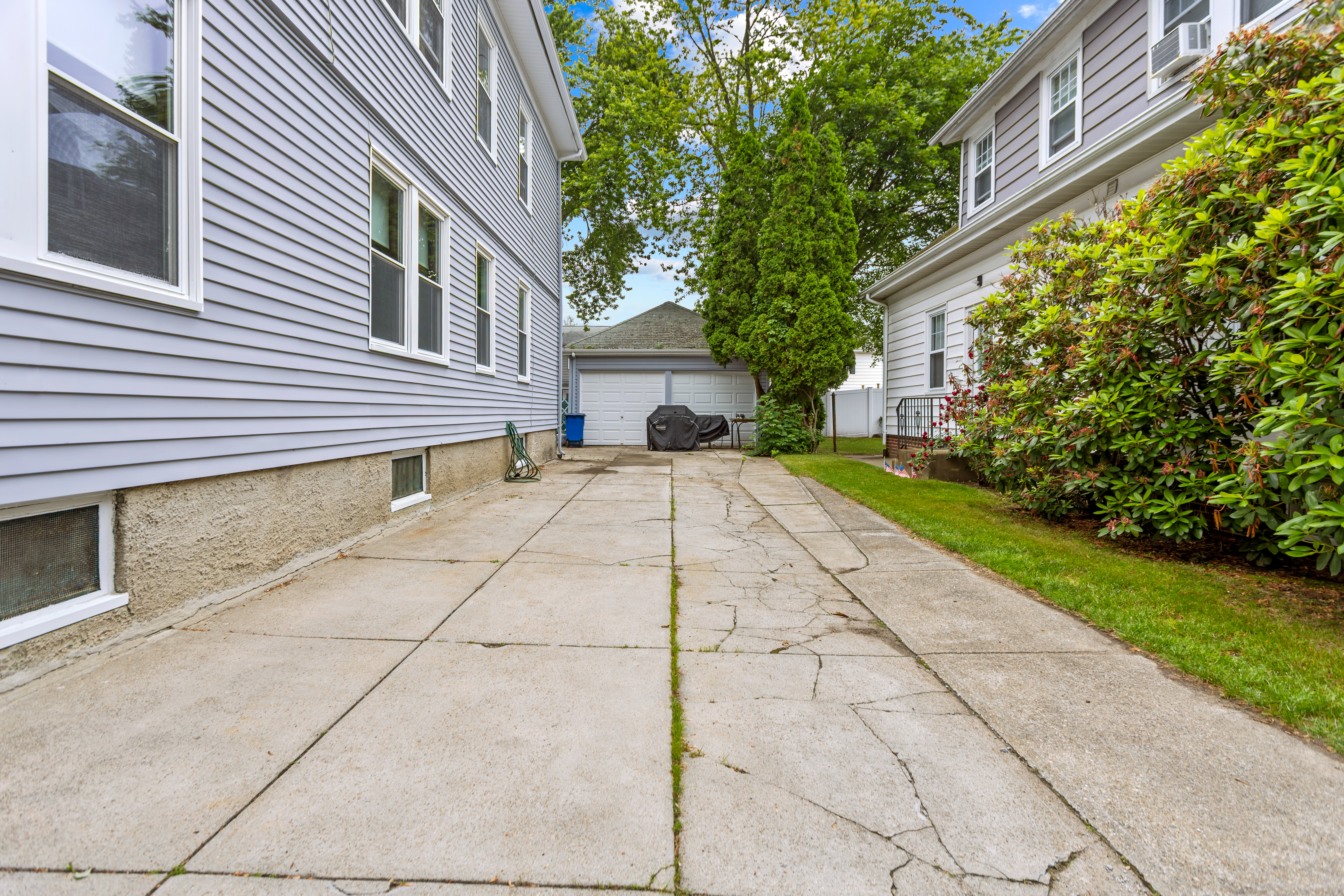  647-649 Pleasant Valley Parkway, Providence, RI, 02908 - 物件實景