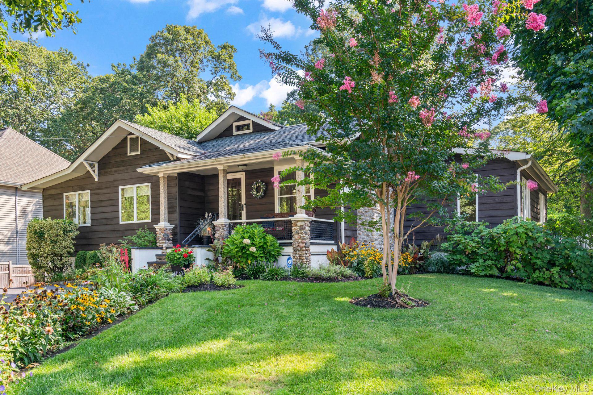East Northport, New York, 11731, United States, 3 Bedrooms Bedrooms, ,2 BathroomsBathrooms,Residential,For Sale,1942269