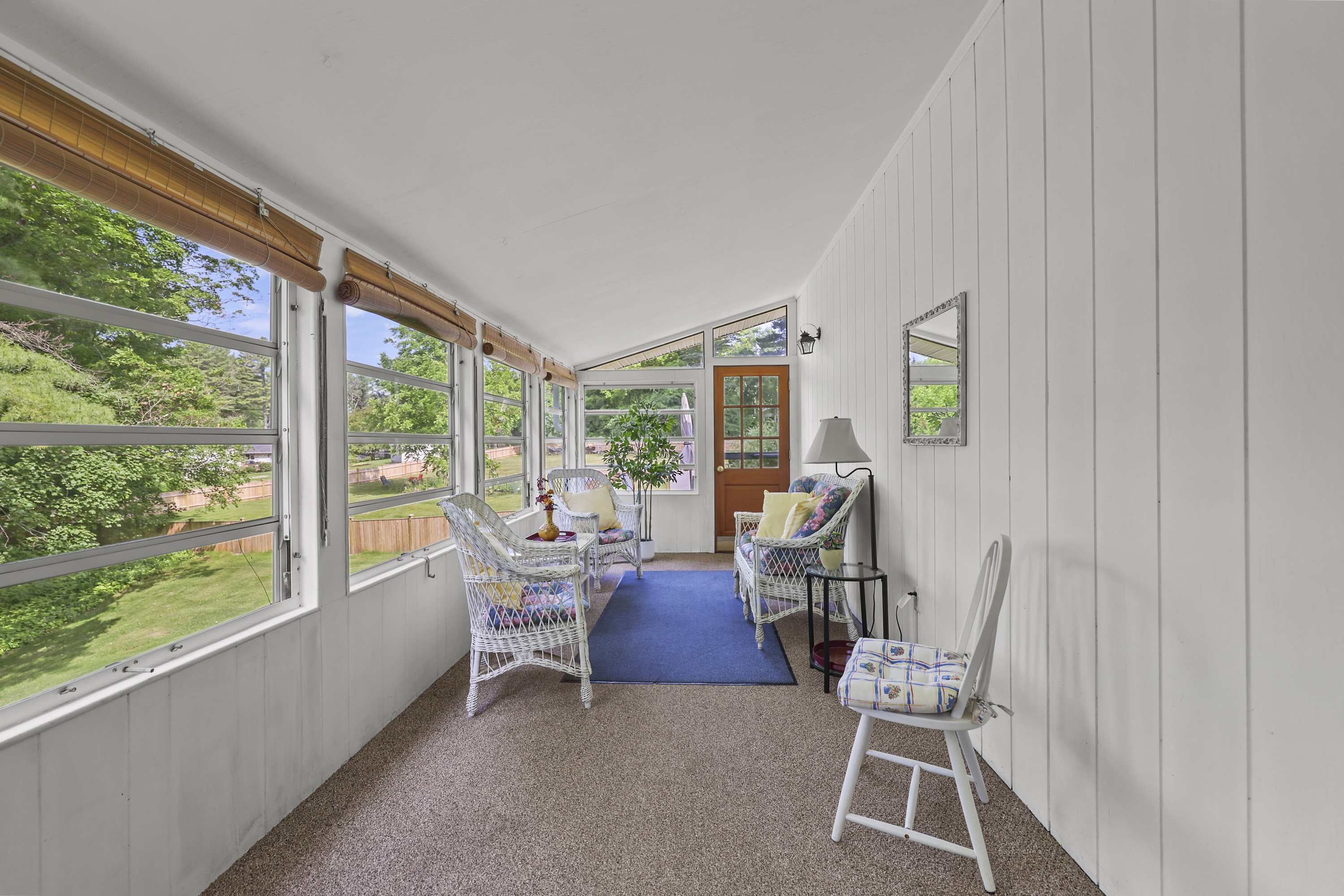  Immaculate 4 Bed Ranch with 3-Season Porch near Lake Onota - 物件實景