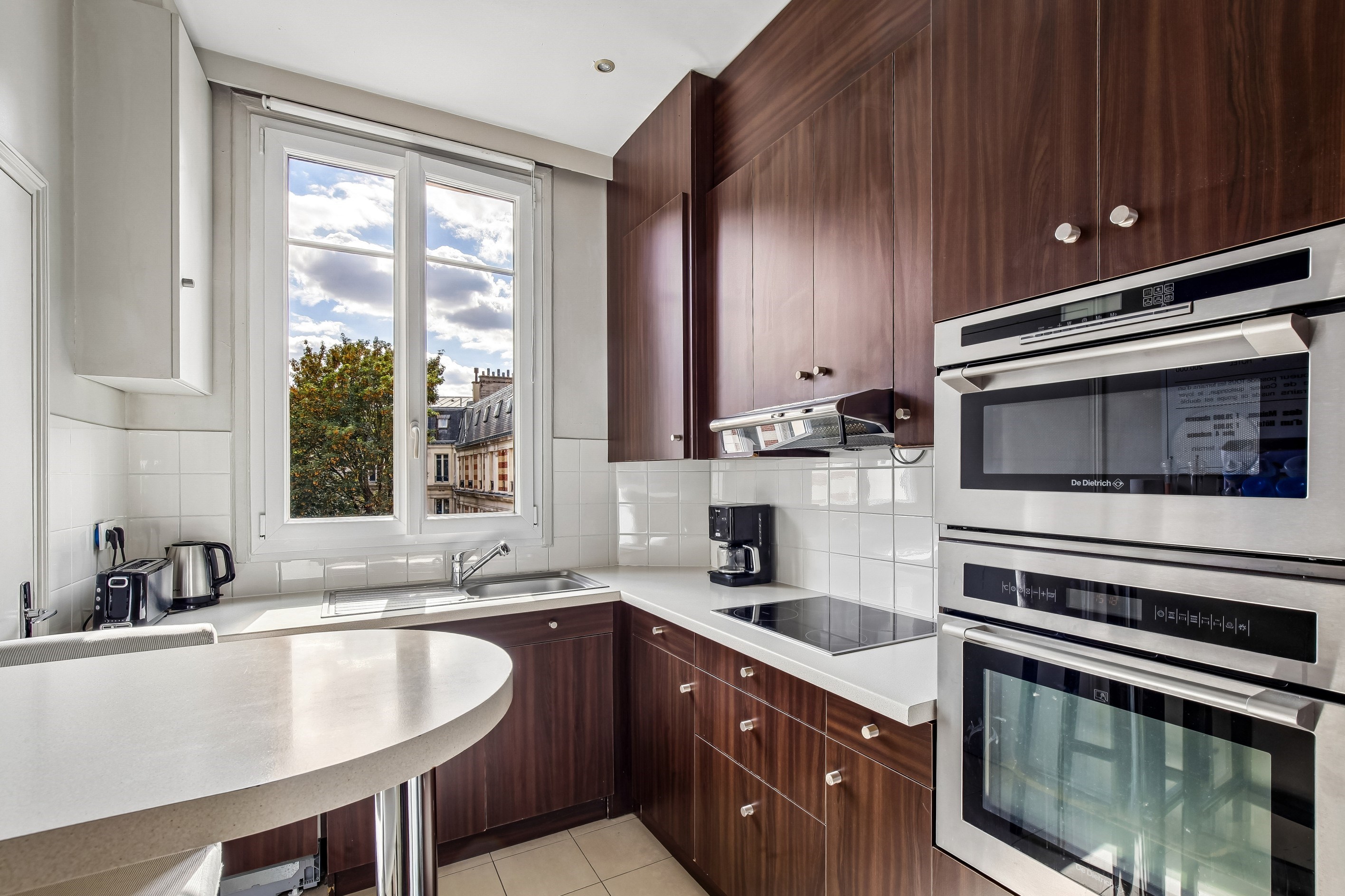  16th Arrondissement Town Hall: Elegant Upper-Floor Apartment - 物件實景