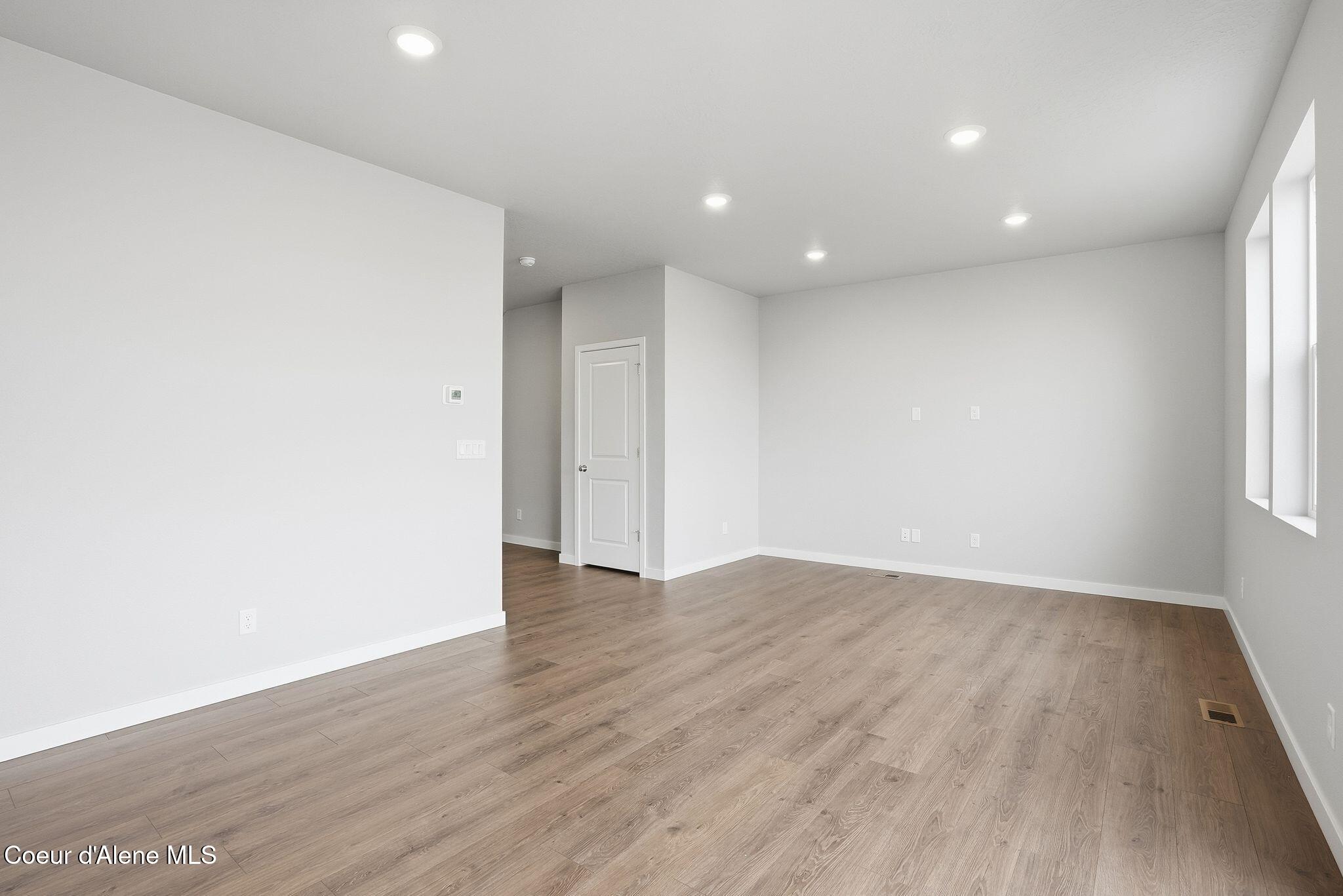 Post Falls, Idaho, 83854, United States, 3 Bedrooms Bedrooms, ,2 BathroomsBathrooms,Residential,For Sale,2034145