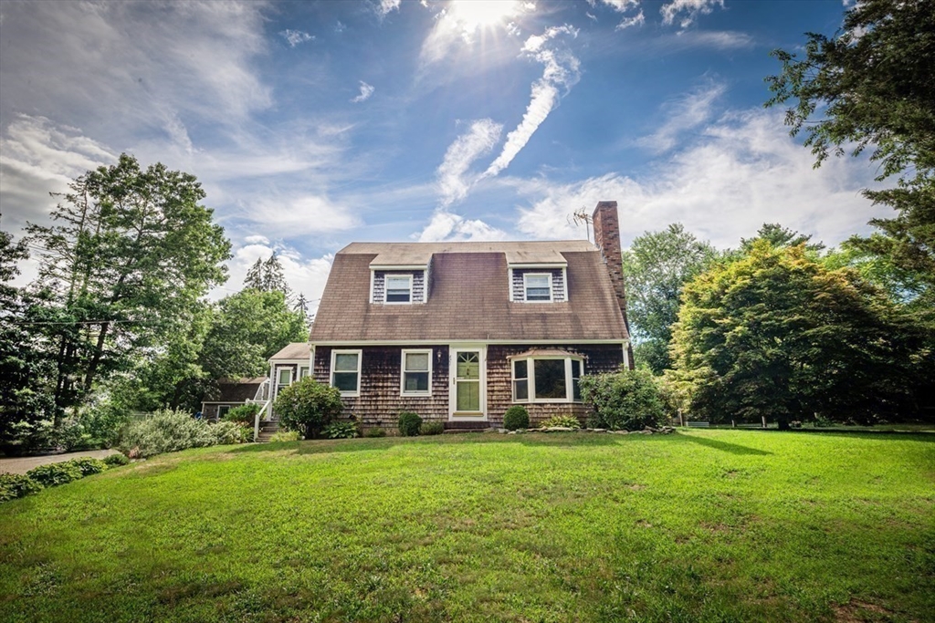 Rochester, Massachusetts, 02770, United States, 3 Bedrooms Bedrooms, ,2 BathroomsBathrooms,Residential,For Sale,1902514
