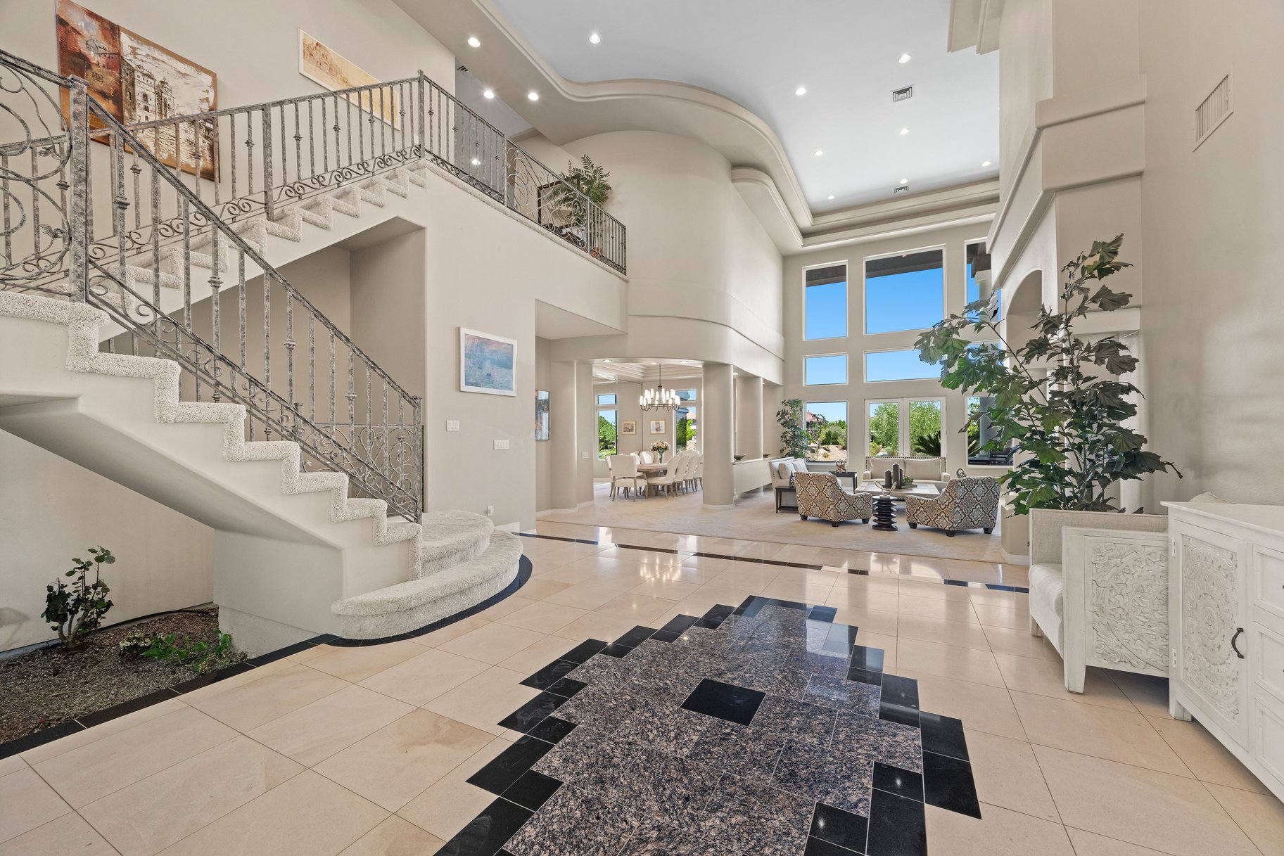  Grand Queensridge Estate on Nearly an Acre with Private Resort-Style Grounds - 物件實景