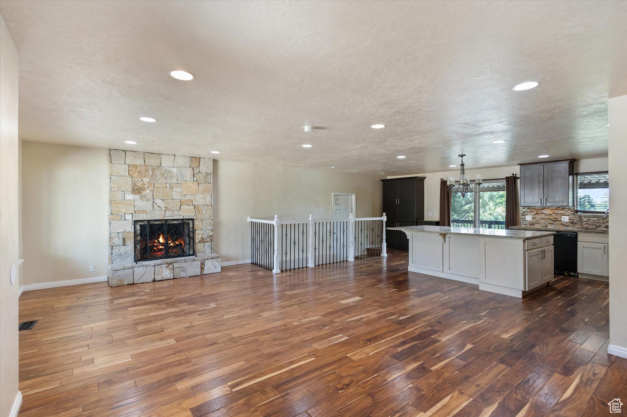 Sandy, Utah, 84093, United States, 7 Bedrooms Bedrooms, ,Residential,For Sale,1974331