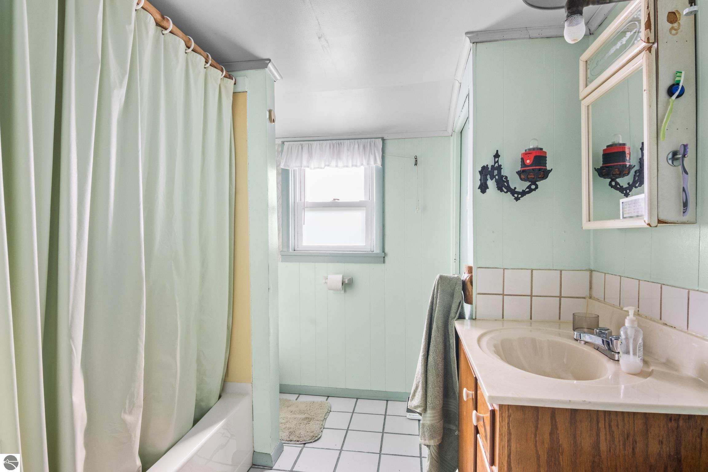 Leroy, Michigan, 49655-8142, United States, 5 Bedrooms Bedrooms, ,3 BathroomsBathrooms,Residential,For Sale,1949628