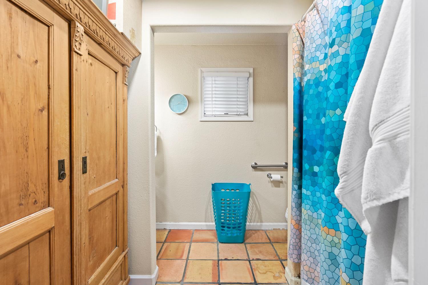 Davis, California, 95616, United States, 4 Bedrooms Bedrooms, ,5 BathroomsBathrooms,Residential,For Sale,1895381