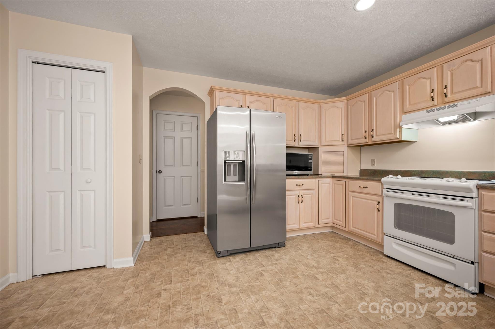 Zirconia, North Carolina, 28790, United States, 3 Bedrooms Bedrooms, ,2 BathroomsBathrooms,Residential,For Sale,1827884