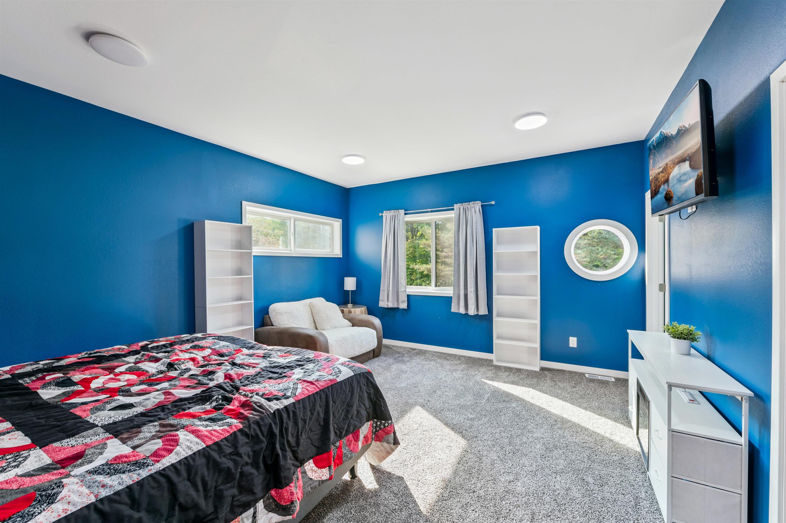 Duluth, Minnesota, 55804, United States, 5 Bedrooms Bedrooms, ,2 BathroomsBathrooms,Residential,For Sale,1950854