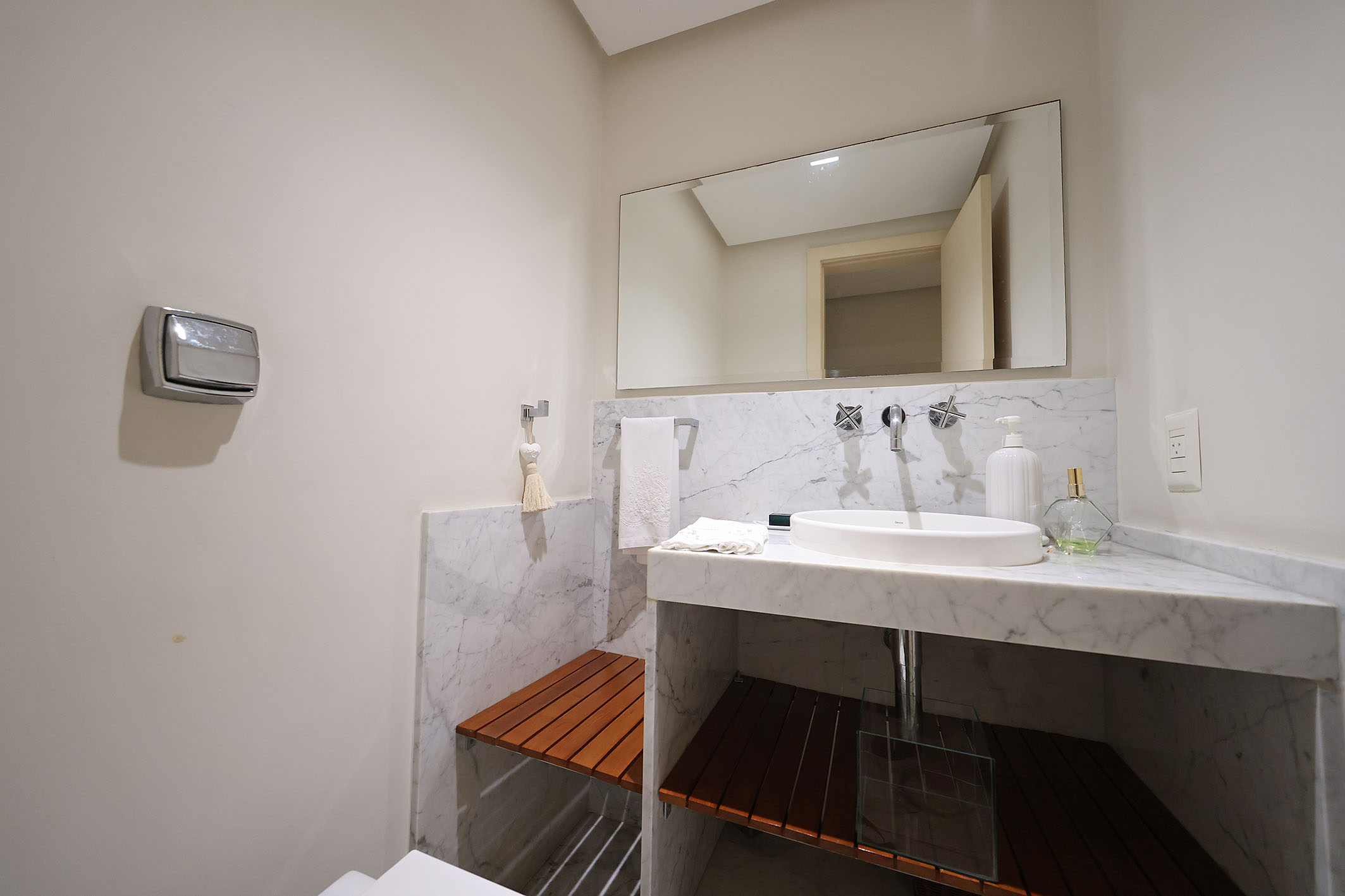  Spacious residence with terrace in a prime Leblon location - 物件實景