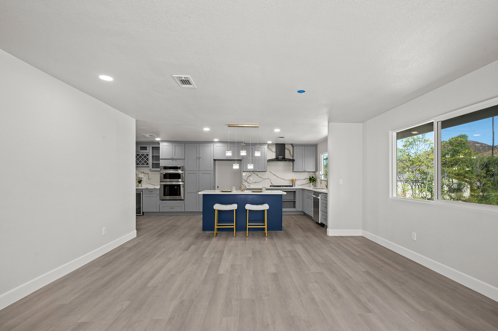 Menifee, California, 92587, United States, 5 Bedrooms Bedrooms, ,4 BathroomsBathrooms,Residential,For Sale,1986088