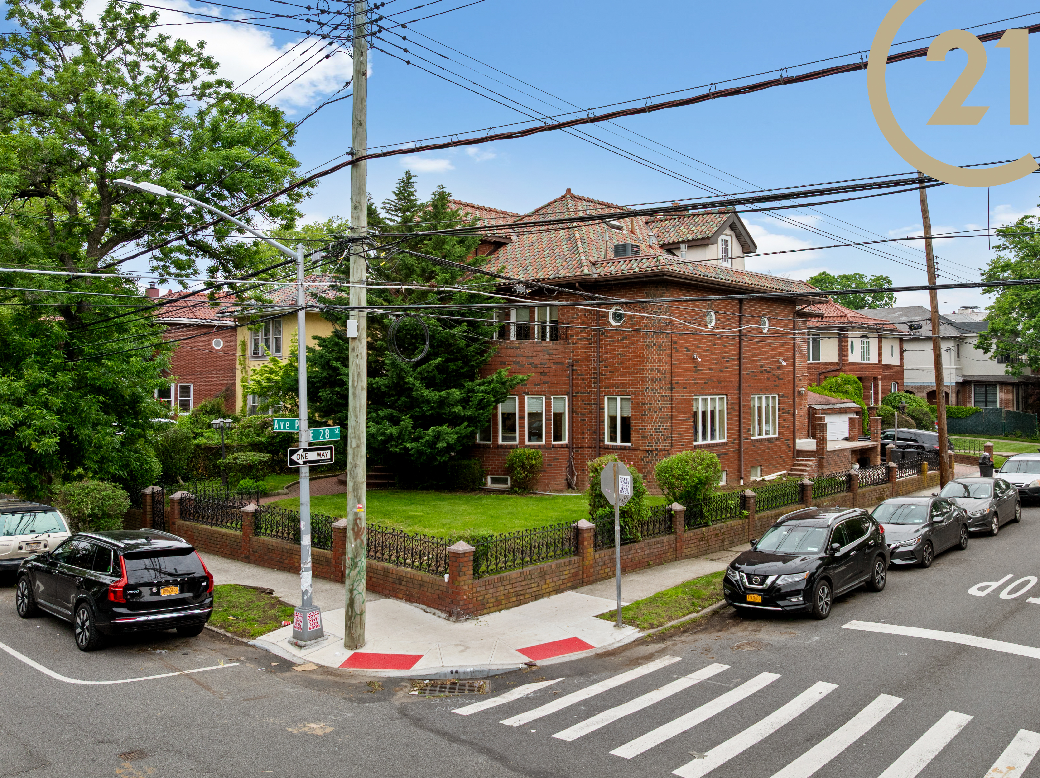 Brooklyn, New York, 11229, United States, 9 Bedrooms Bedrooms, ,6 BathroomsBathrooms,Residential,For Sale,1981070