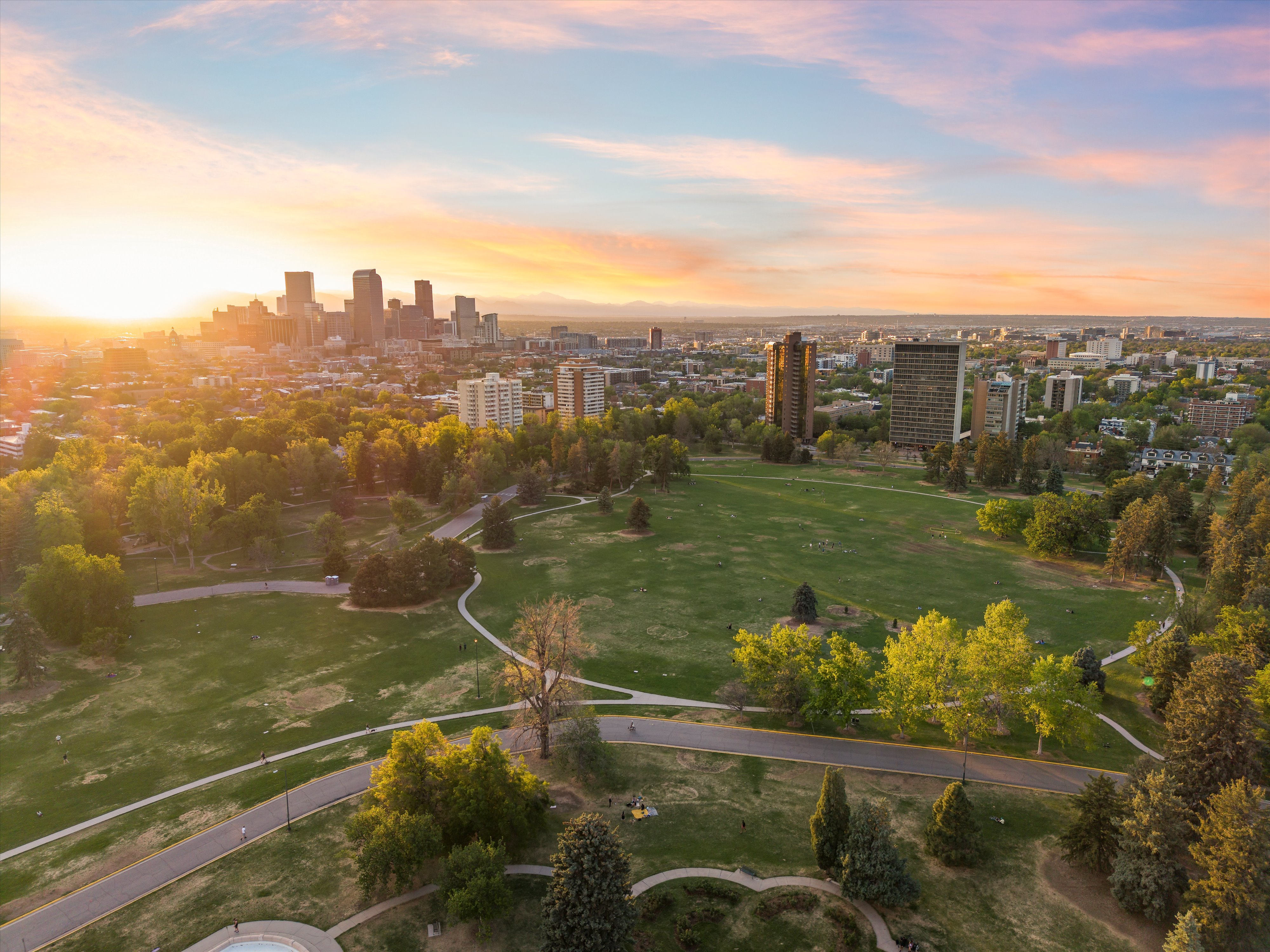  Easy living at Denver’s most iconic mid-century building - 物件實景