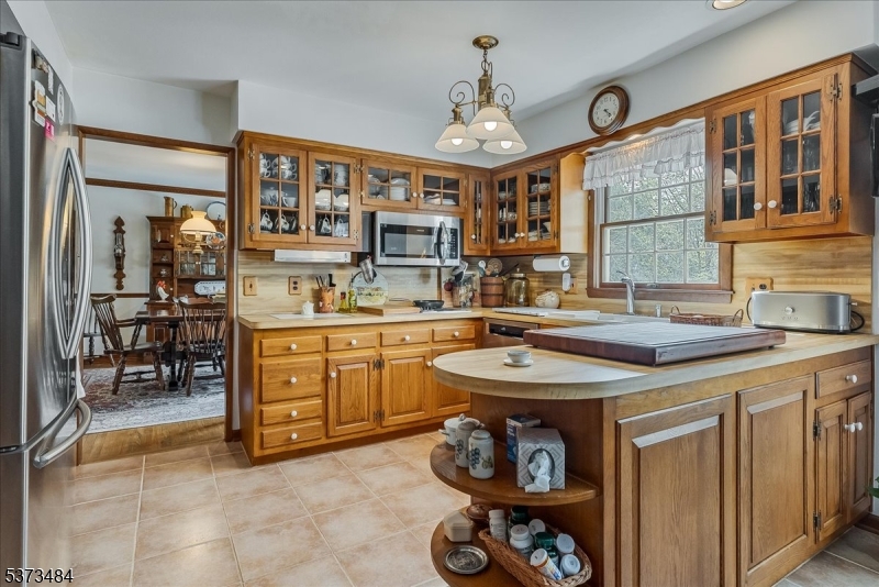 West Milford Twp., New Jersey, 07480-1601, United States, 4 Bedrooms Bedrooms, ,3 BathroomsBathrooms,Residential,For Sale,1928755