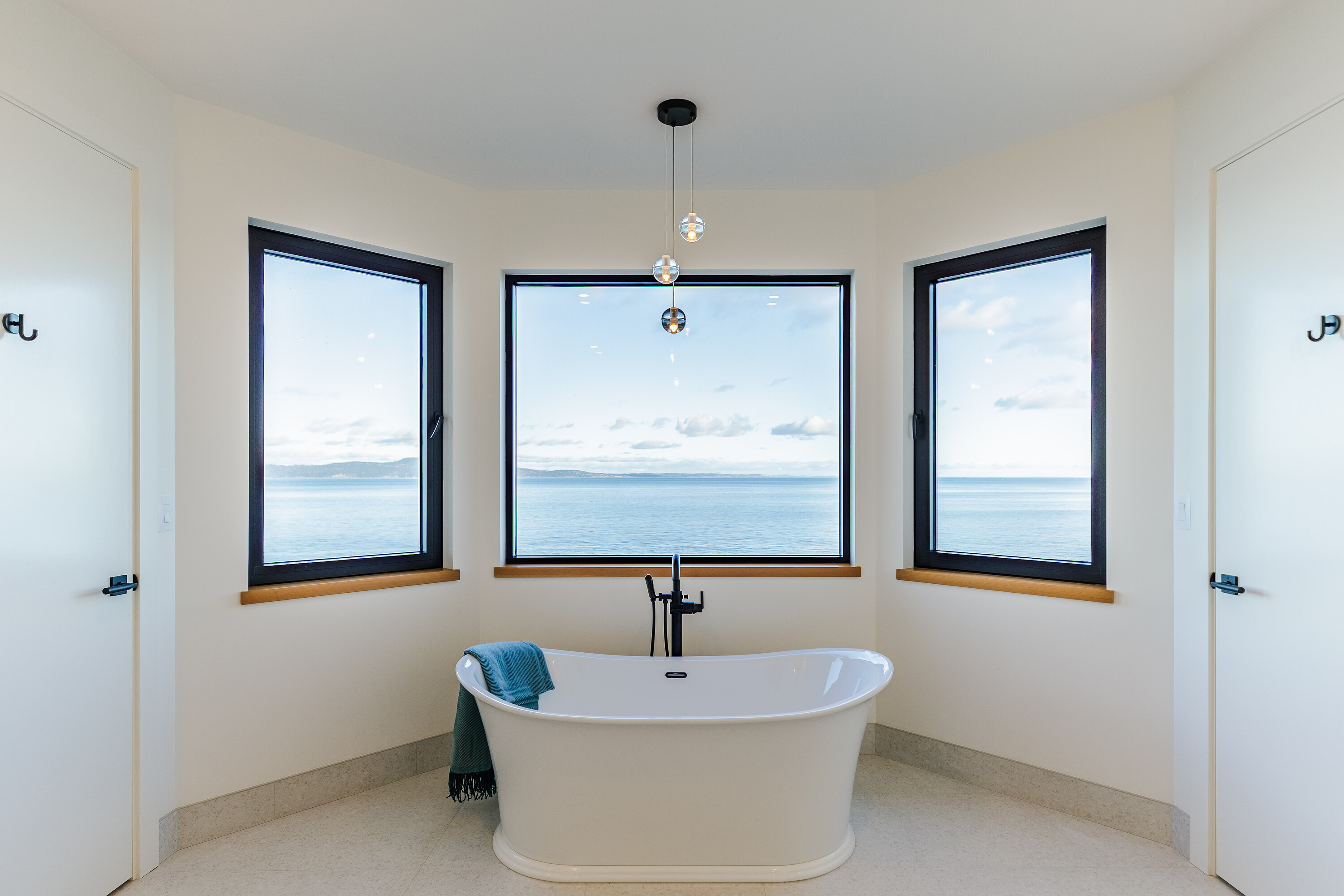  Panoramic Saanich Oceanfront - 物件實景