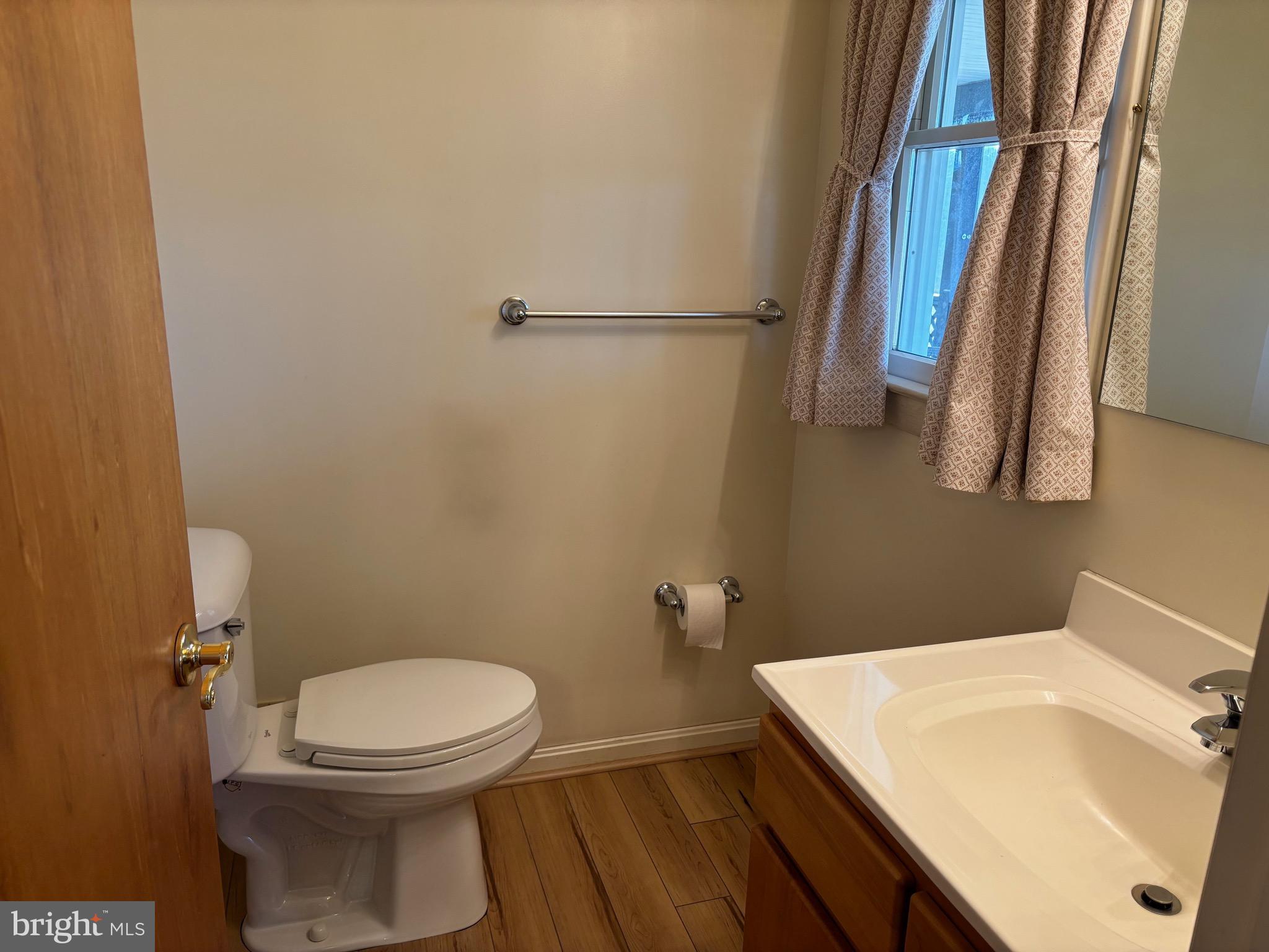 Culpeper, Virginia, 22701, United States, 3 Bedrooms Bedrooms, ,4 BathroomsBathrooms,Residential,For Sale,2005775