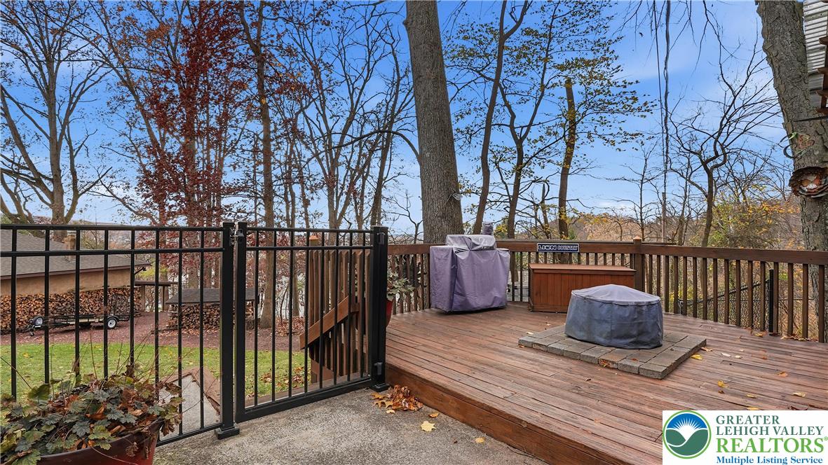 Allentown City, Pennsylvania, 18103, United States, 3 Bedrooms Bedrooms, ,2 BathroomsBathrooms,Residential,For Sale,1993437