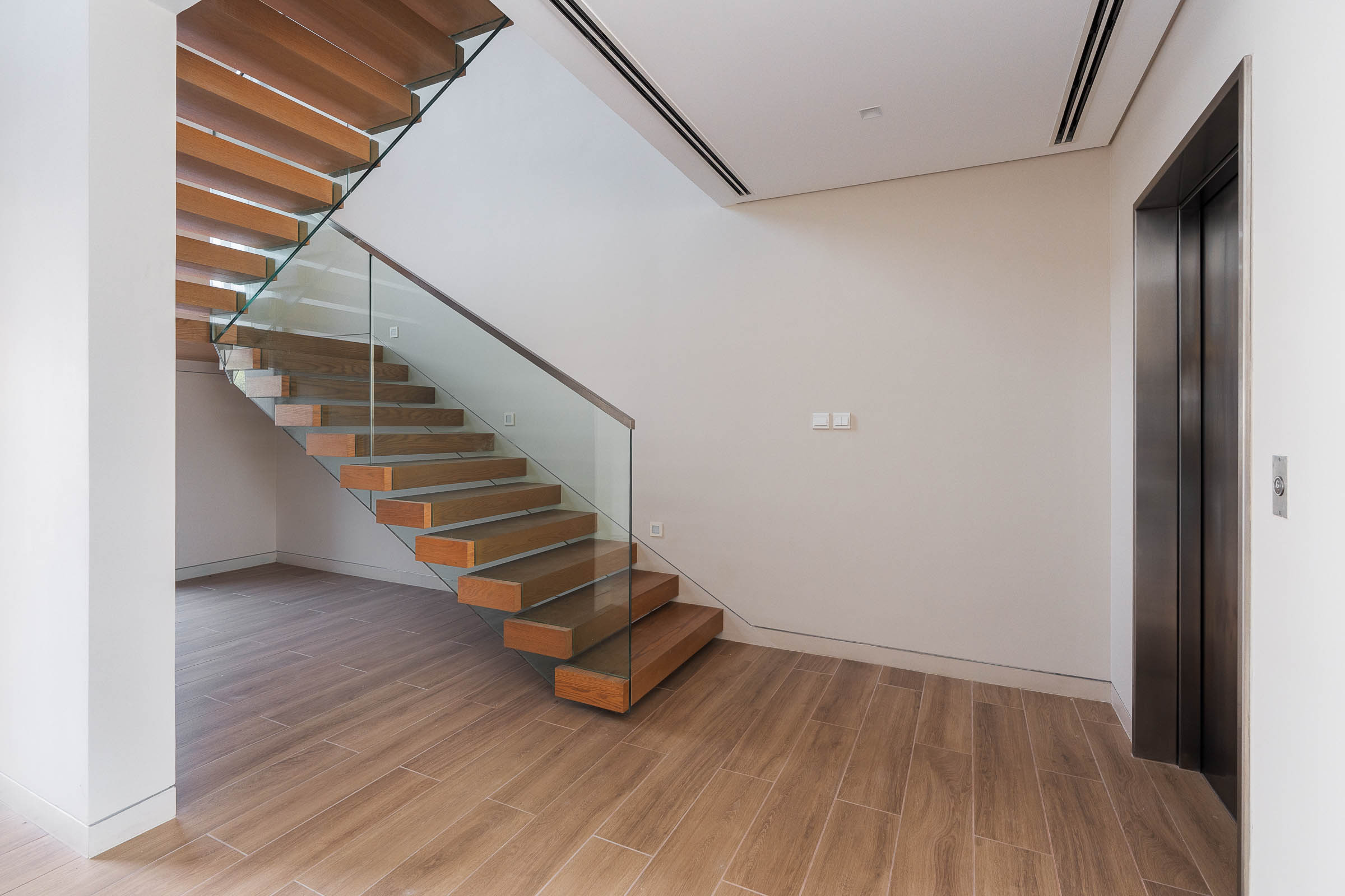  Stylish Contemporary Townhouse in Villa Amalfi - 物件實景