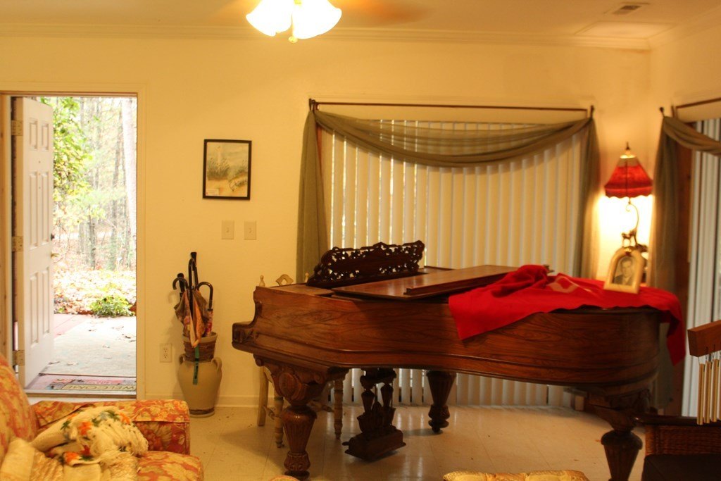 Murphy, North Carolina, 28906, United States, 2 Bedrooms Bedrooms, ,4 BathroomsBathrooms,Residential,For Sale,1915362