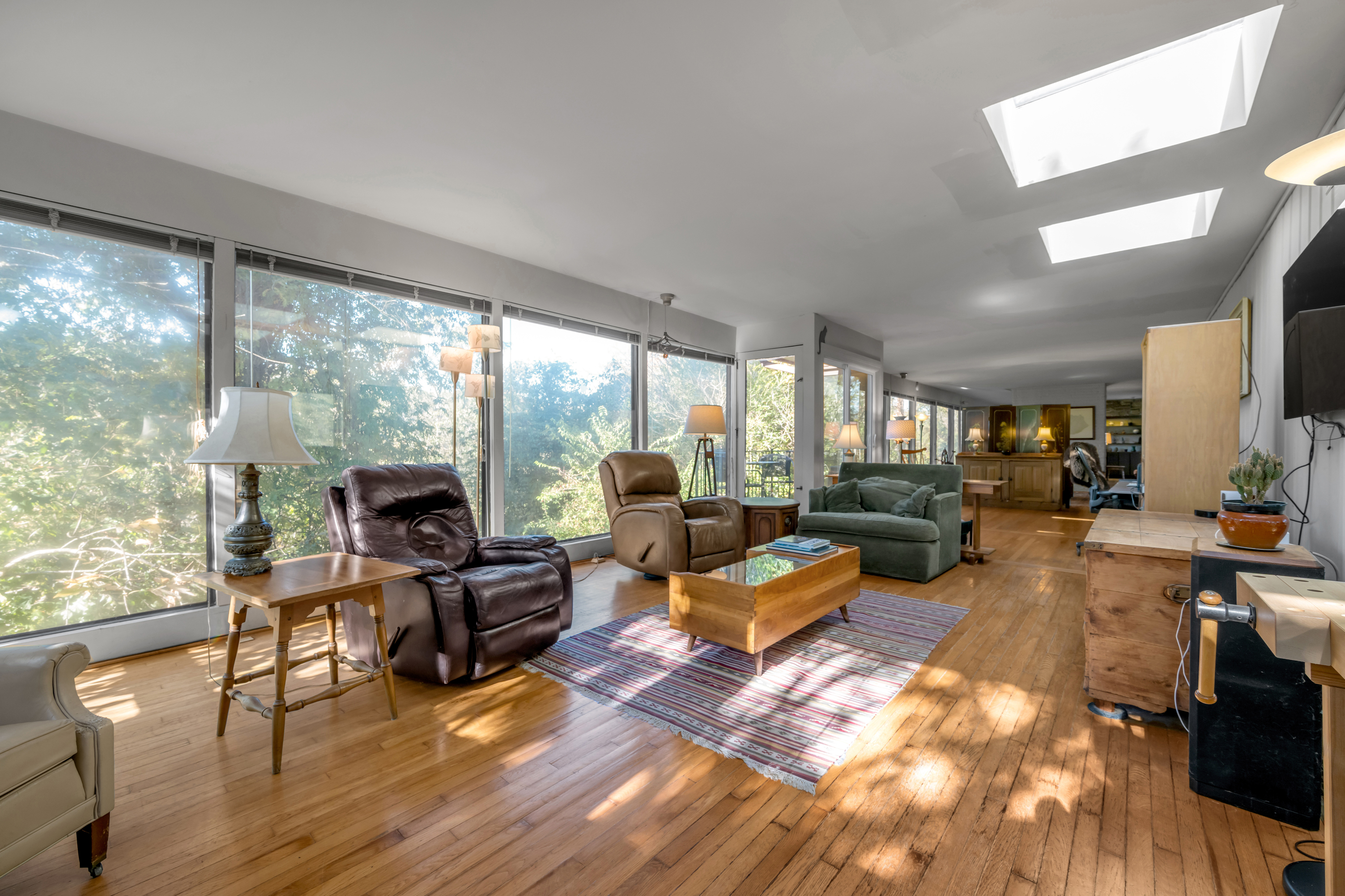 8641 Adams Lane - 物件實景