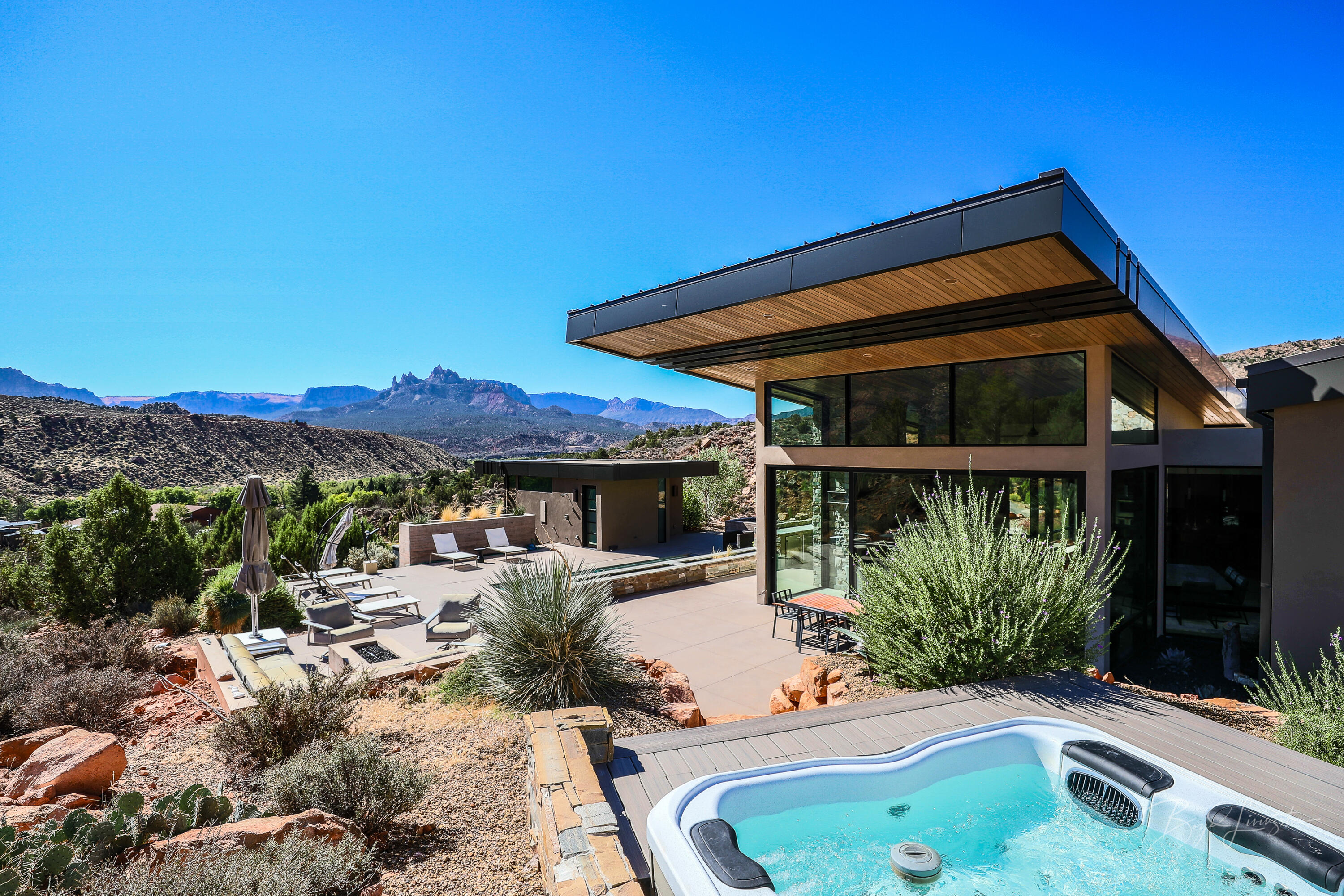 Springdale, Utah, 84767, United States, 4 Bedrooms Bedrooms, ,Residential,For Sale,1991496