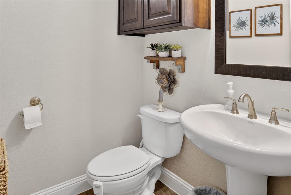Weatherford, Texas, 76087, United States, 4 Bedrooms Bedrooms, ,3 BathroomsBathrooms,Residential,For Sale,2048794