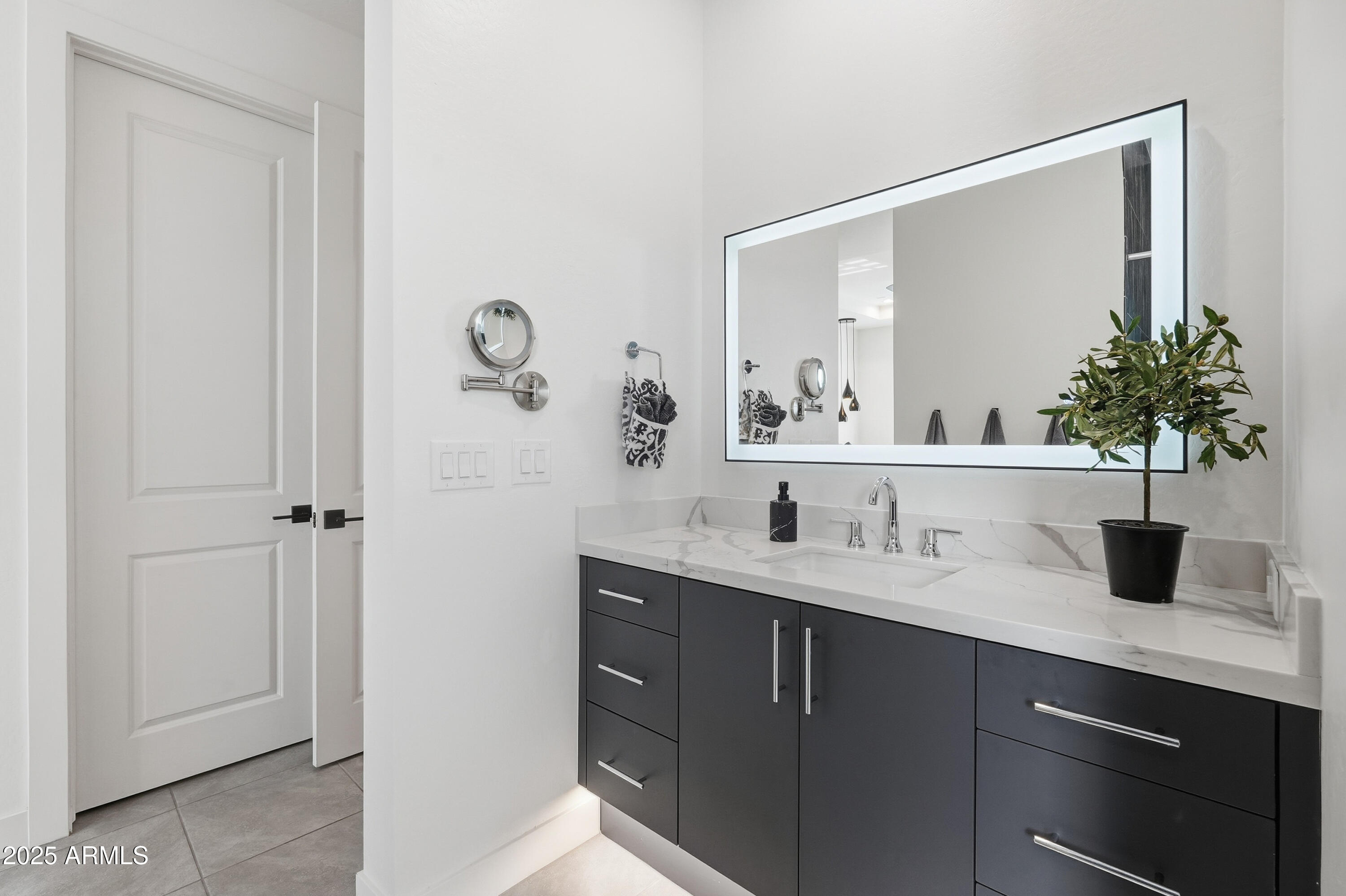 Carefree, Arizona, 85377, United States, 3 Bedrooms Bedrooms, ,3 BathroomsBathrooms,Residential,For Sale,1989596