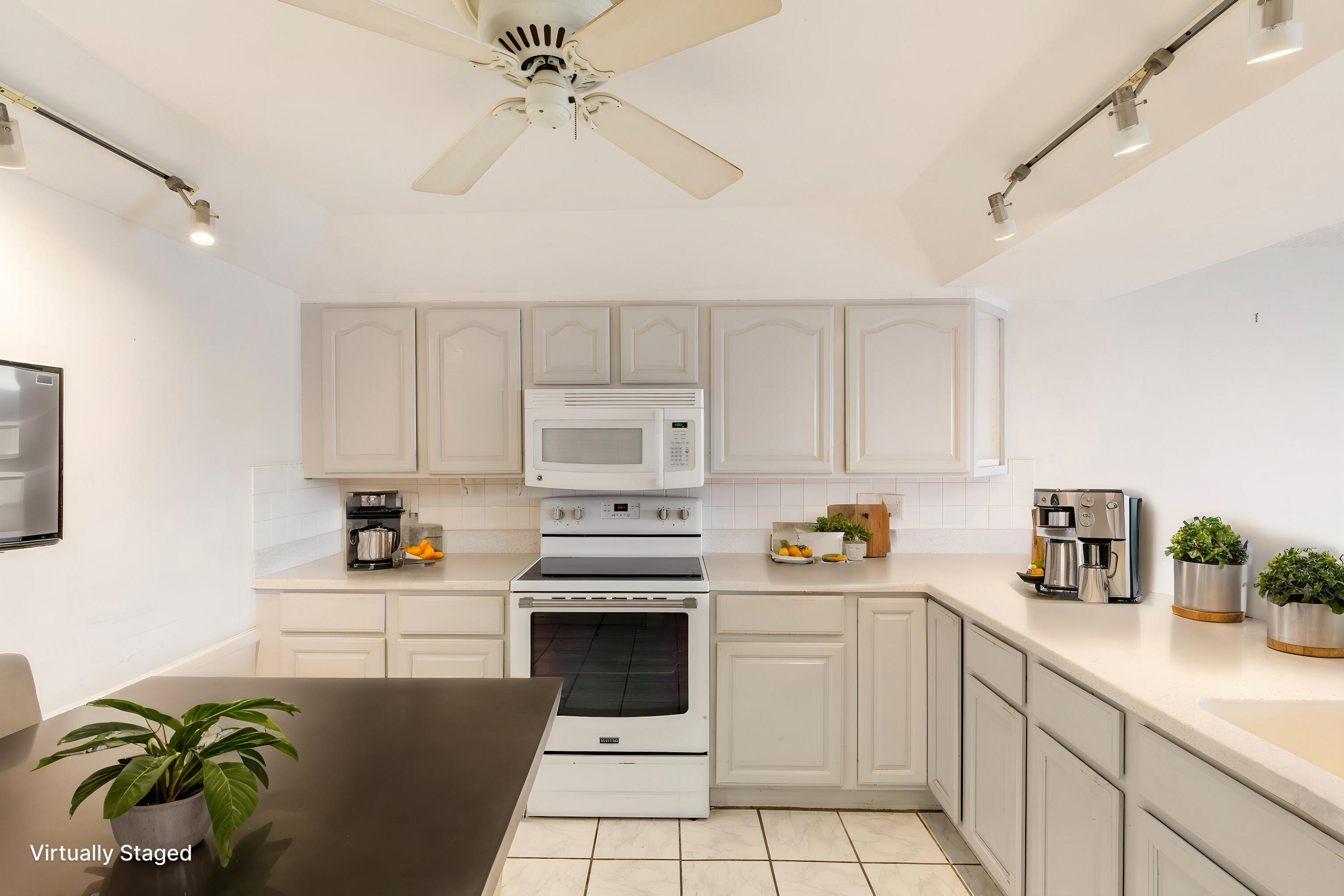 KEY WEST, Florida, 33040, United States, 2 Bedrooms Bedrooms, ,2 BathroomsBathrooms,Residential,For Sale,1821203