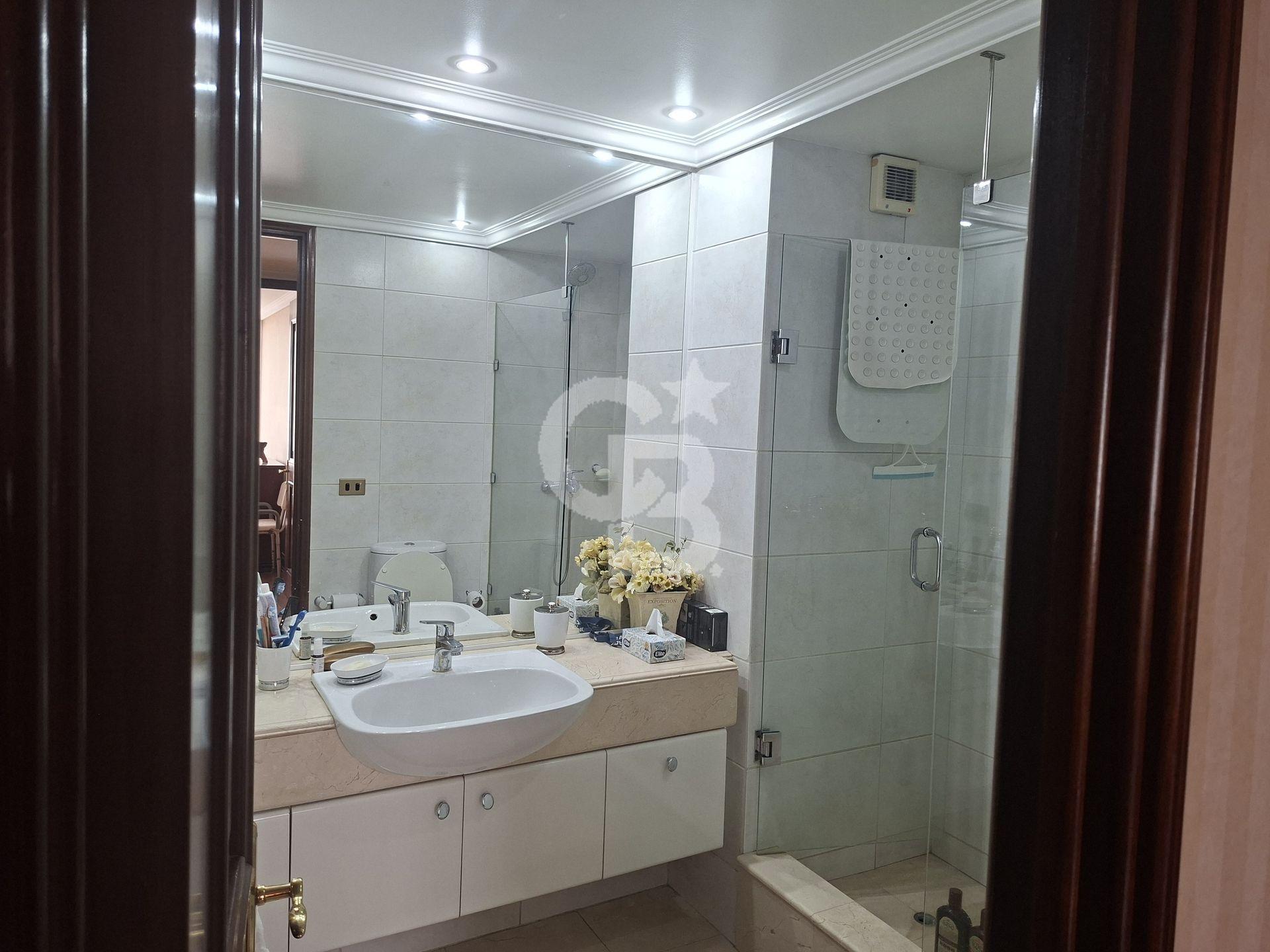 Las Condes, Chile, 4 Bedrooms Bedrooms, ,3 BathroomsBathrooms,Residential,For Sale,1998532