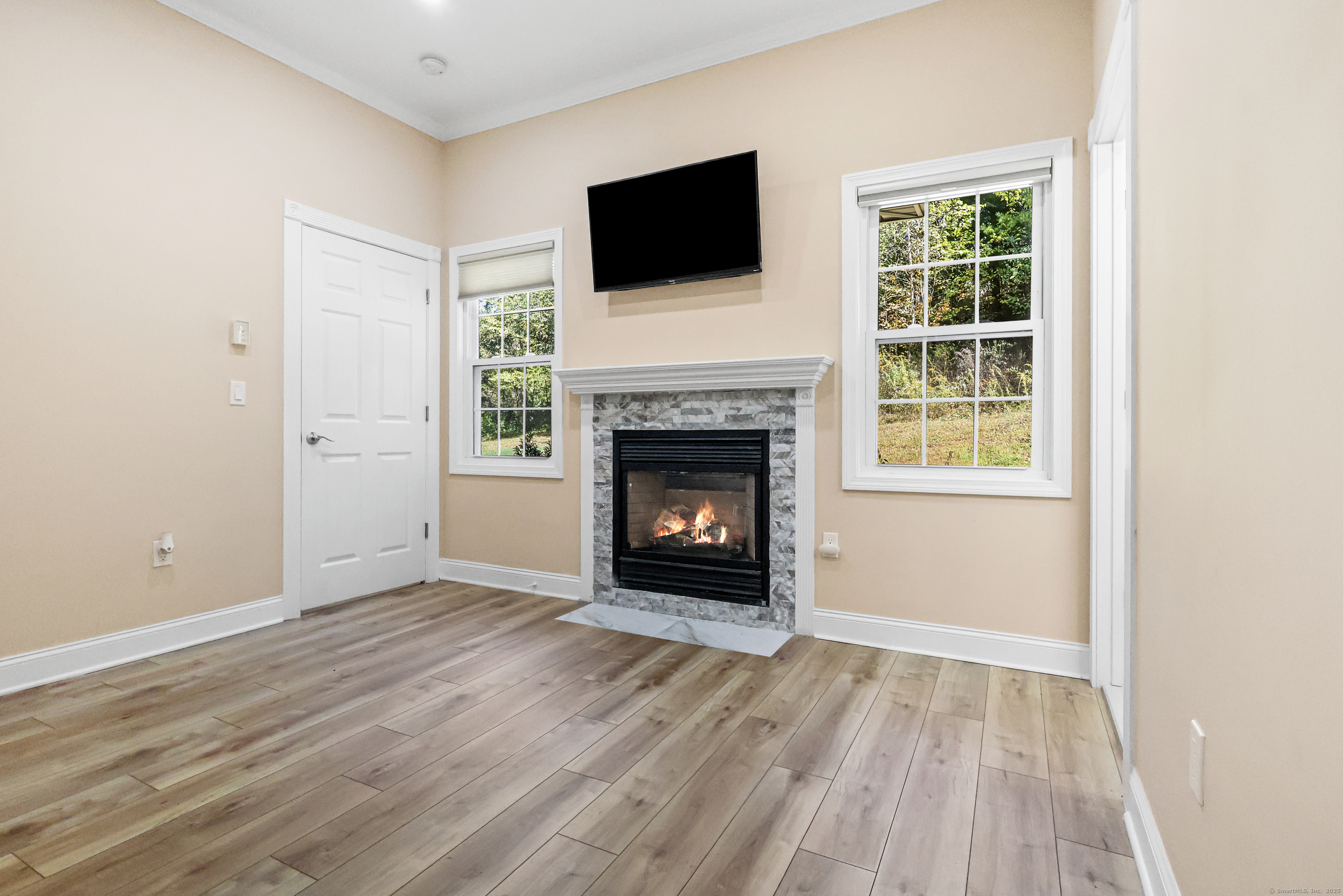 Newtown, Connecticut, 06470, United States, 5 Bedrooms Bedrooms, ,5 BathroomsBathrooms,Residential,For Sale,1960468