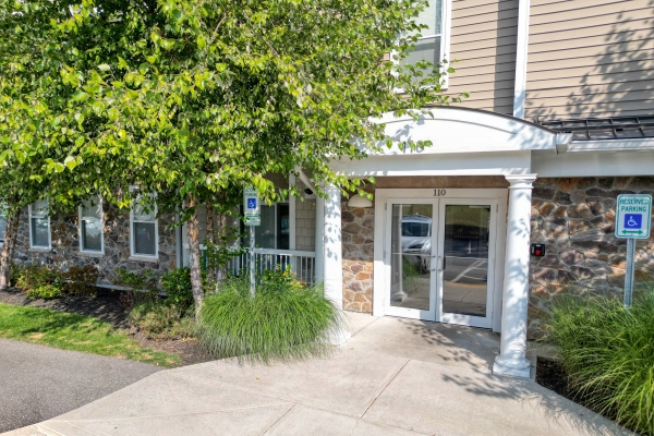 Weymouth, Massachusetts, 02190, United States, 2 Bedrooms Bedrooms, ,2 BathroomsBathrooms,Residential,For Sale,1978369