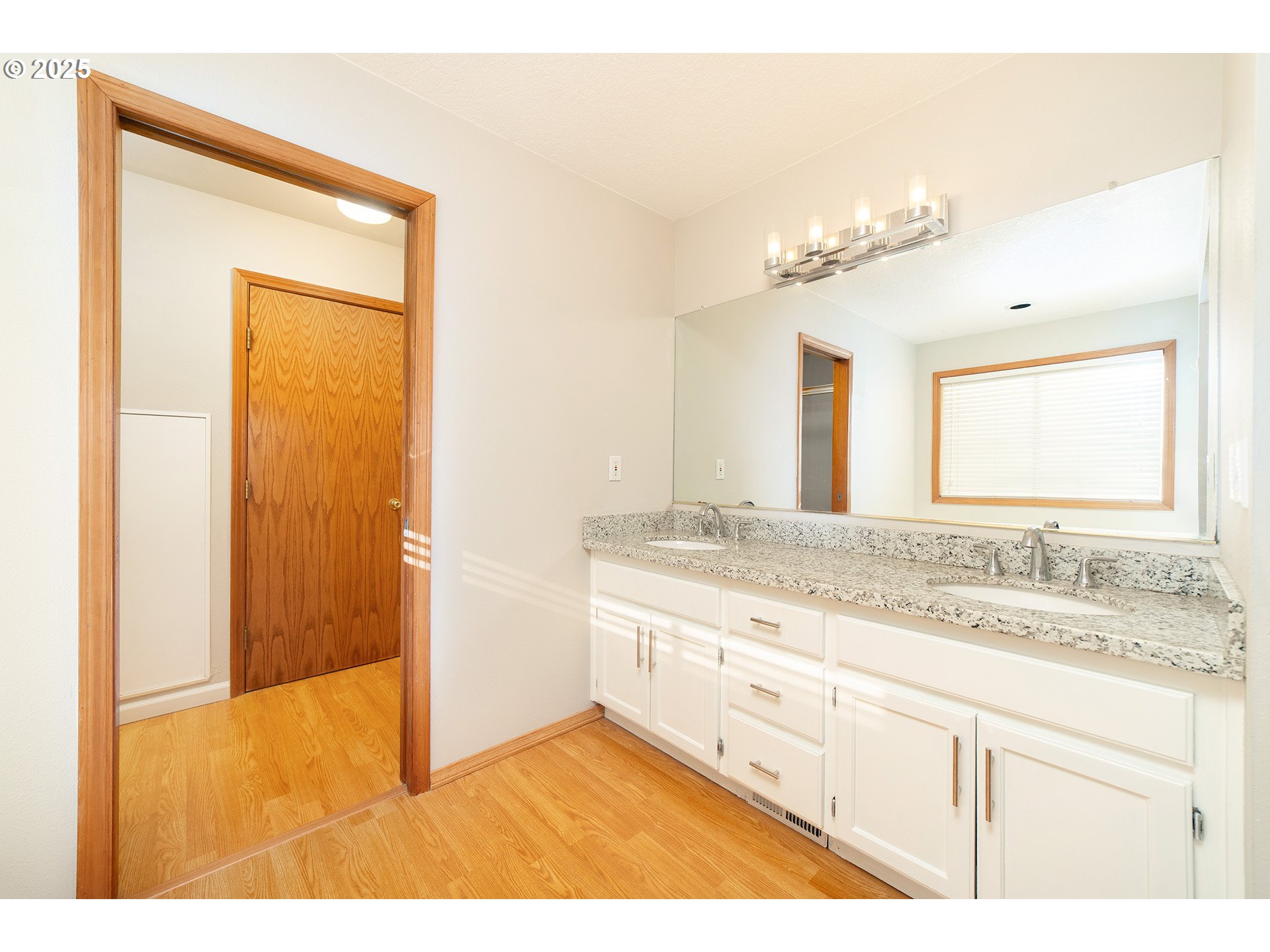 Clackamas, Oregon, 97015, United States, 3 Bedrooms Bedrooms, ,2 BathroomsBathrooms,Residential,For Sale,1868784