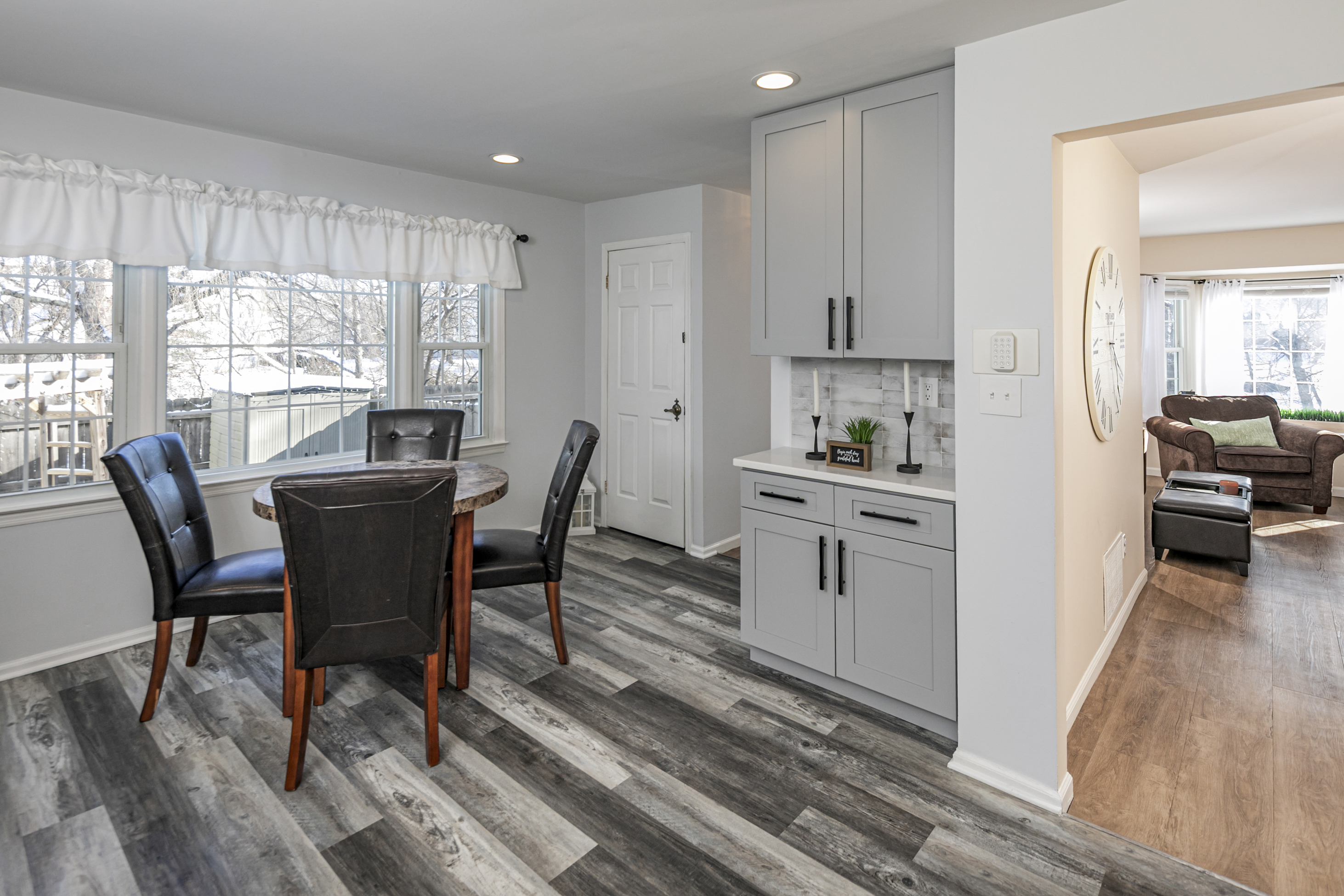  Williamsburg Square Townhouse with New Kitchen, Floors & Bath - 物件實景