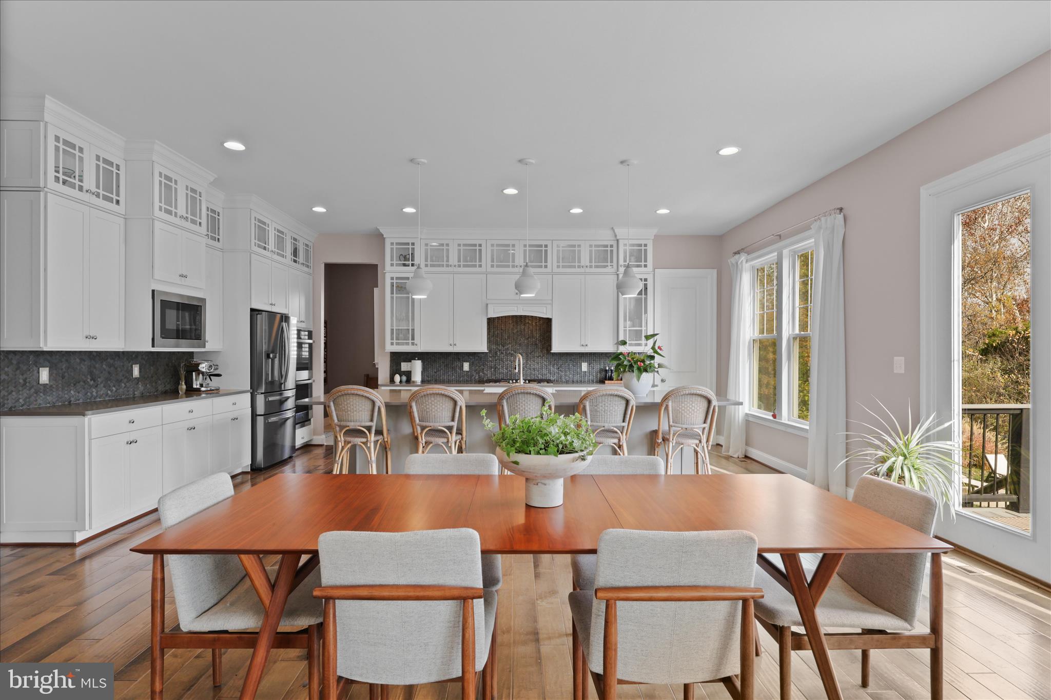 Aldie, Virginia, 20105, United States, 5 Bedrooms Bedrooms, ,5 BathroomsBathrooms,Residential,For Sale,1987386