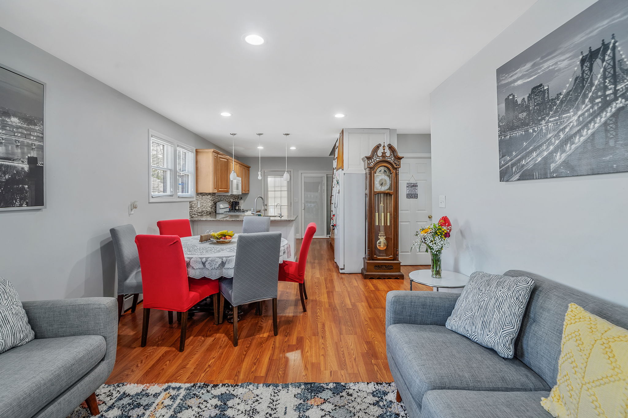 Bay Shore, New York, 11706, United States, 3 Bedrooms Bedrooms, ,3 BathroomsBathrooms,Residential,For Sale,2048700