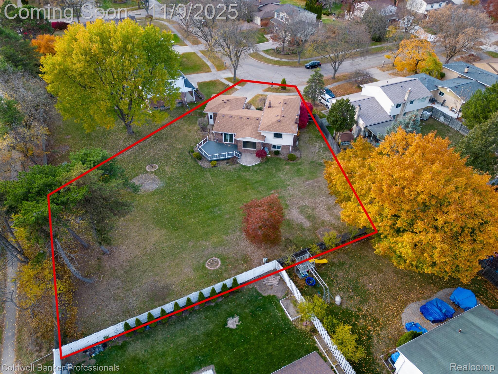 Troy, Michigan, 48085, United States, 4 Bedrooms Bedrooms, ,2 BathroomsBathrooms,Residential,For Sale,1989080