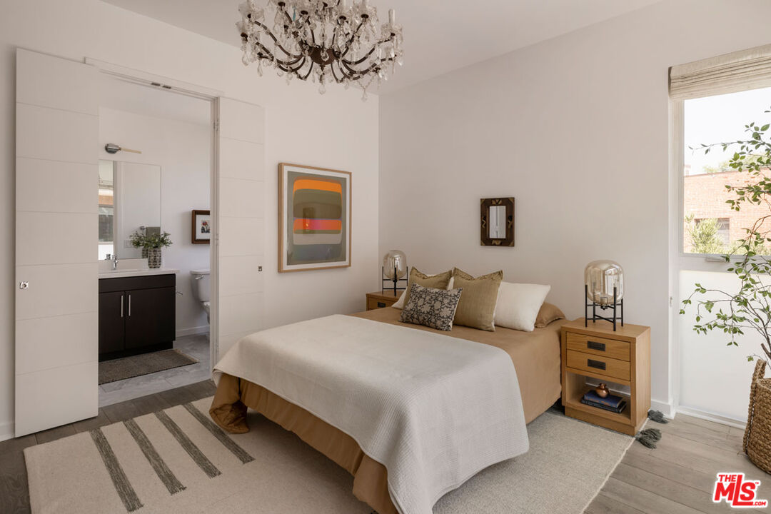 Los Angeles, California, 90026, United States, 3 Bedrooms Bedrooms, ,4 BathroomsBathrooms,Residential,For Sale,1927240