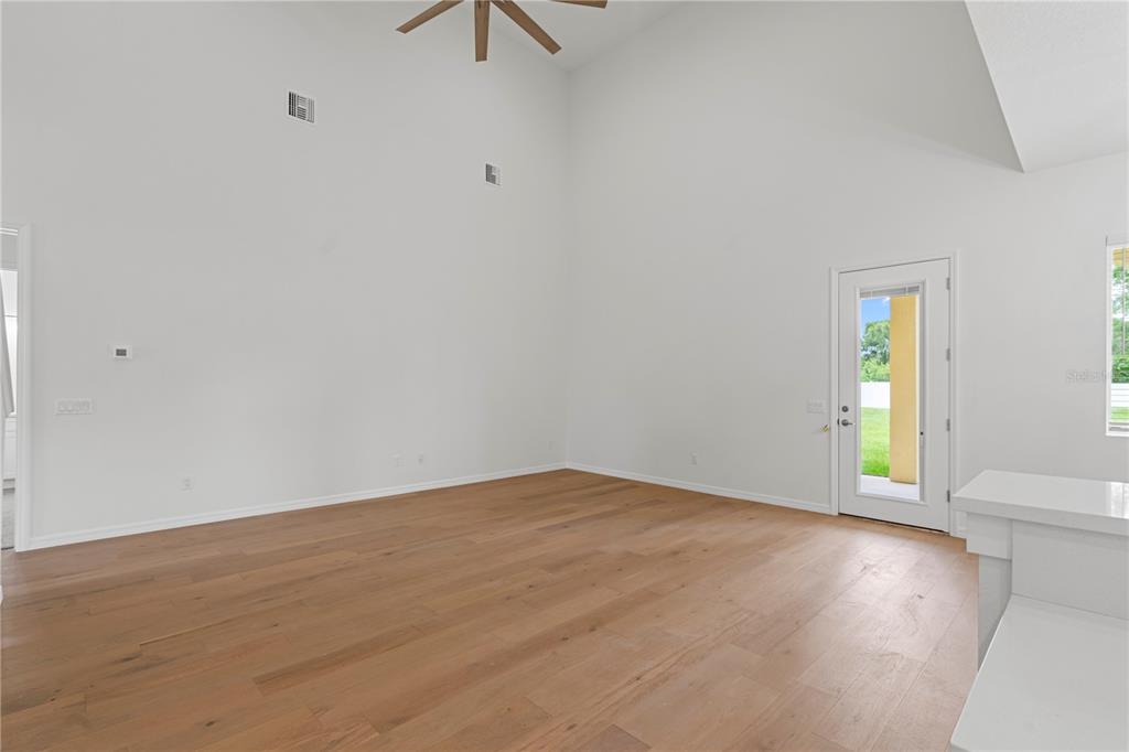 Sanford, Florida, 32771, United States, 5 Bedrooms Bedrooms, ,4 BathroomsBathrooms,Residential,For Sale,1980065