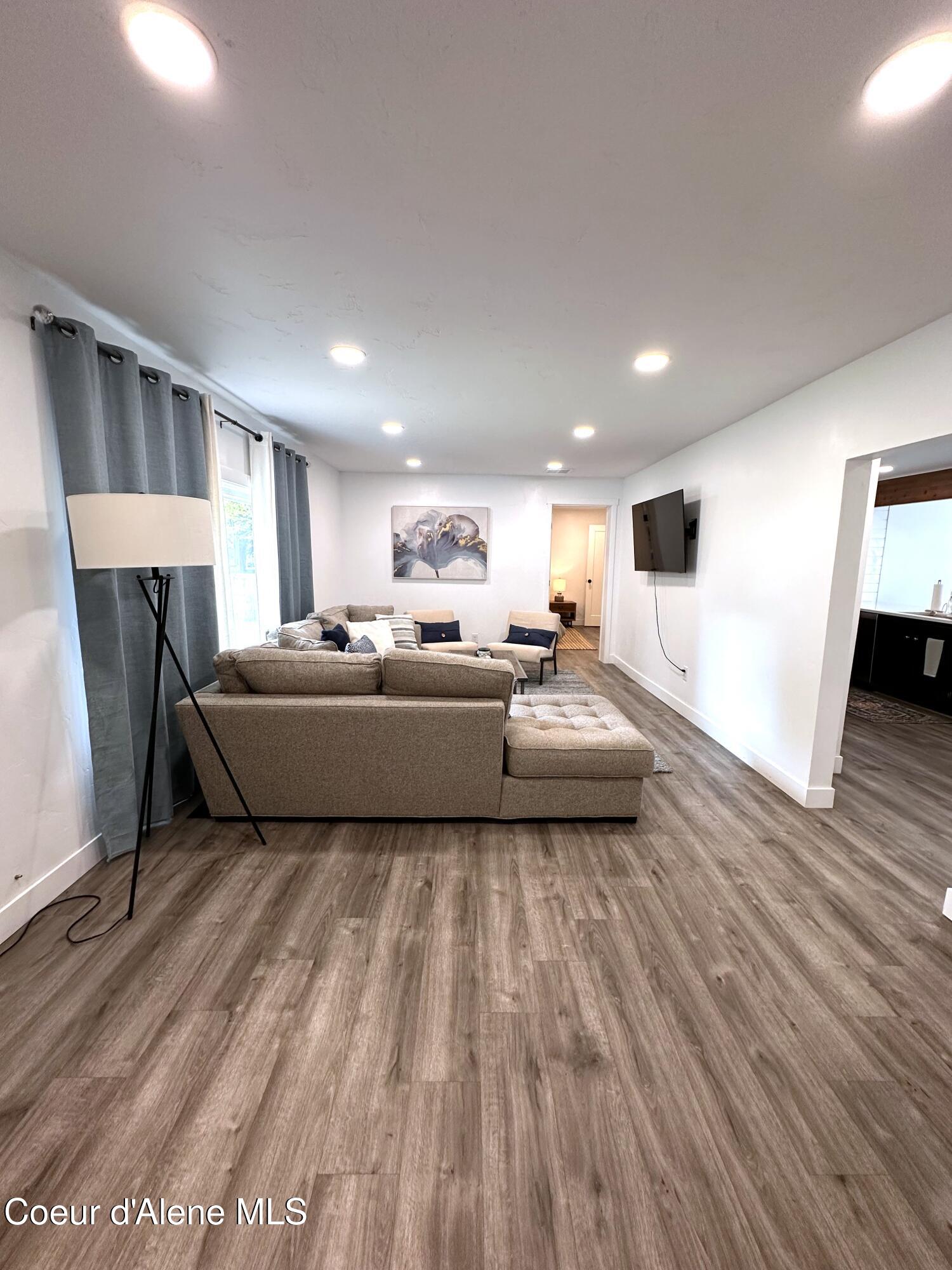 Coeur d'Alene, Idaho, 83814, United States, 4 Bedrooms Bedrooms, ,3 BathroomsBathrooms,Residential,For Sale,2000099