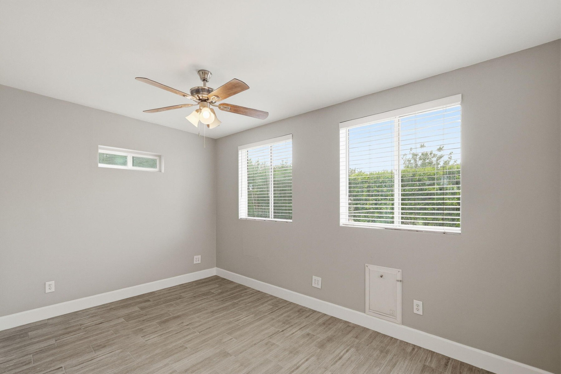  1046 E Clarendon Avenue Phoenix, AZ - 物件實景