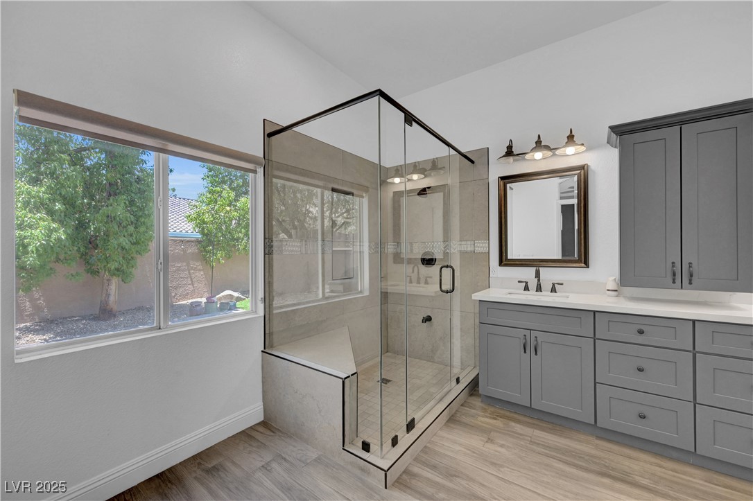 Henderson, Nevada, 89052, United States, 5 Bedrooms Bedrooms, ,2 BathroomsBathrooms,Residential,For Sale,1897207