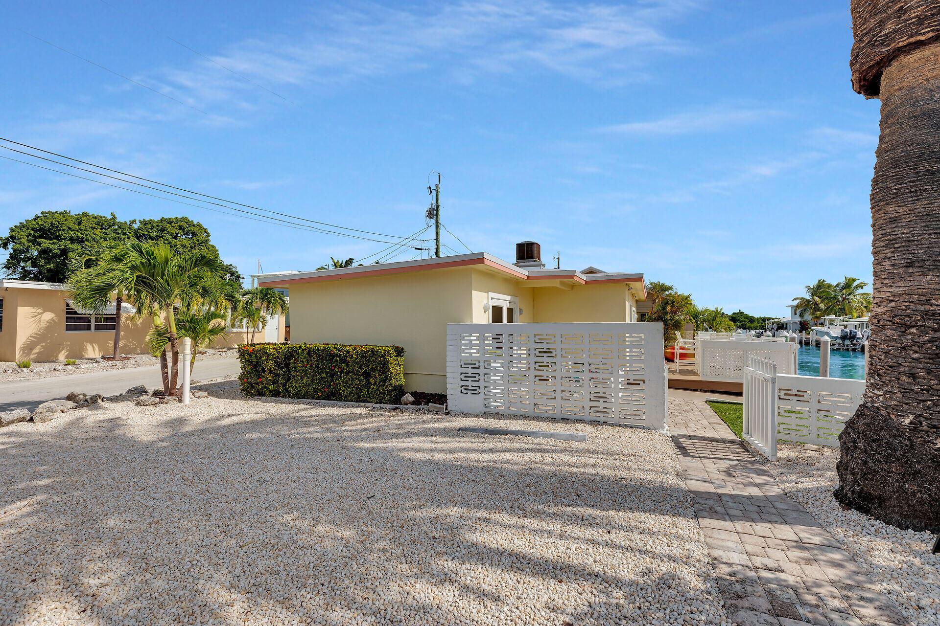 Marathon, Florida, 33050, United States, 2 Bedrooms Bedrooms, ,2 BathroomsBathrooms,Residential,For Sale,2001882