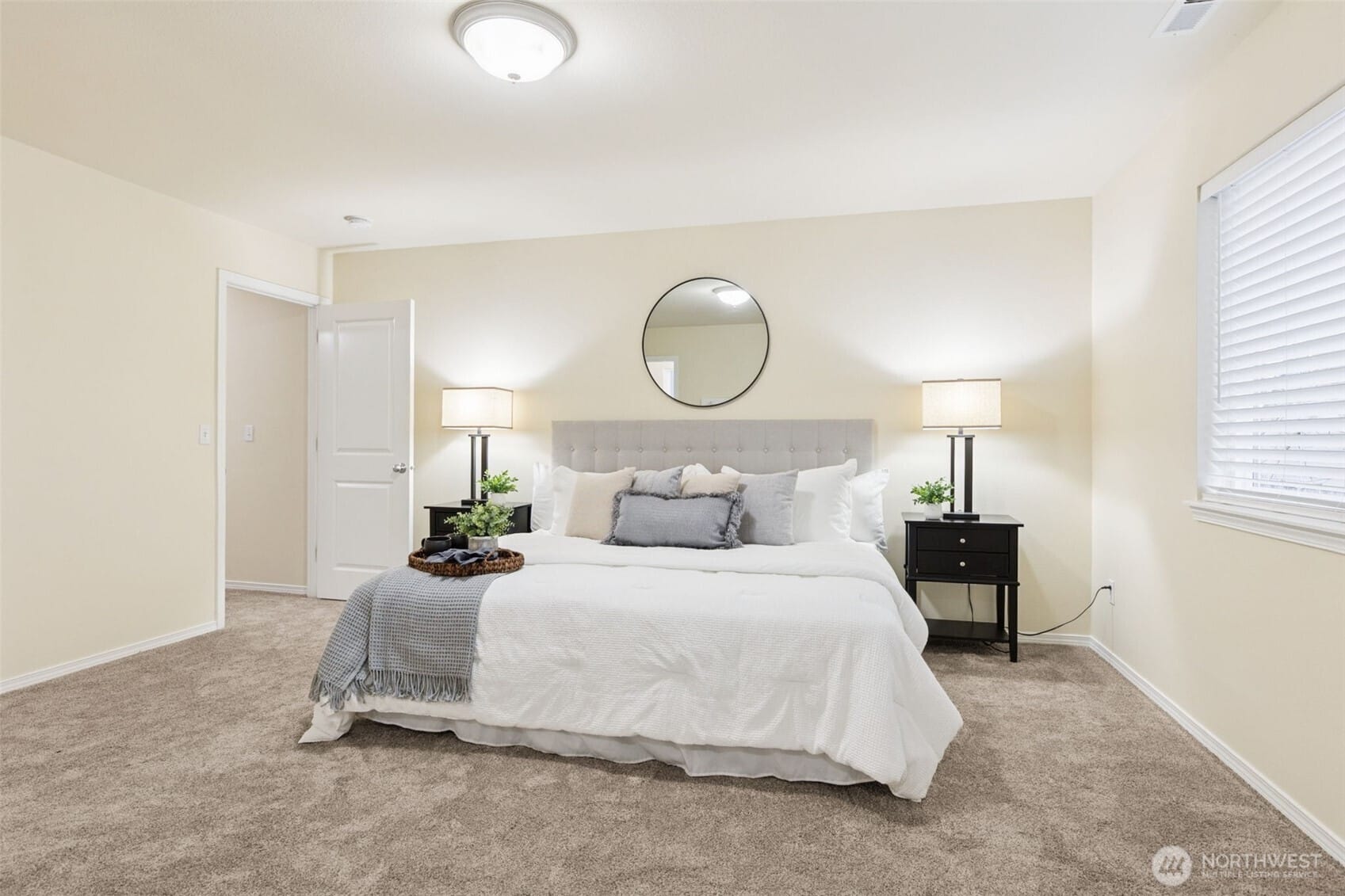 Olympia, Washington, 98502, United States, 3 Bedrooms Bedrooms, ,2 BathroomsBathrooms,Residential,For Sale,2002909