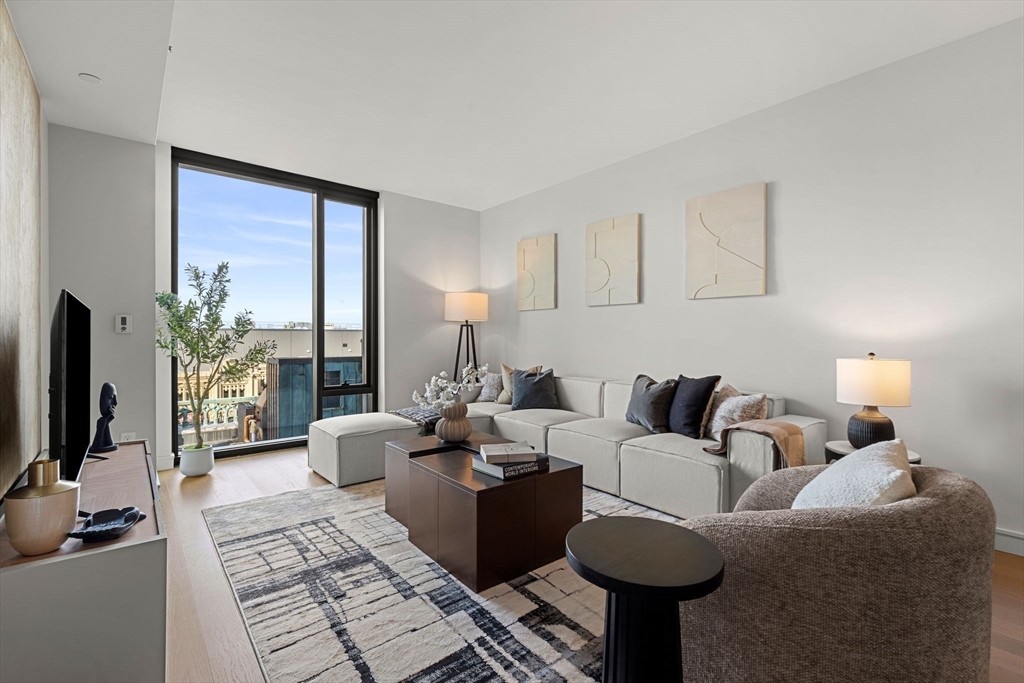 Boston, Massachusetts, 02116, United States, 2 Bedrooms Bedrooms, ,2 BathroomsBathrooms,Residential,For Sale,1995854