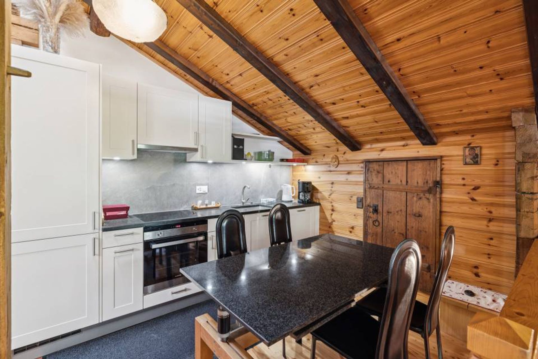  Chalet with two apartments and authentic charm - 物件實景