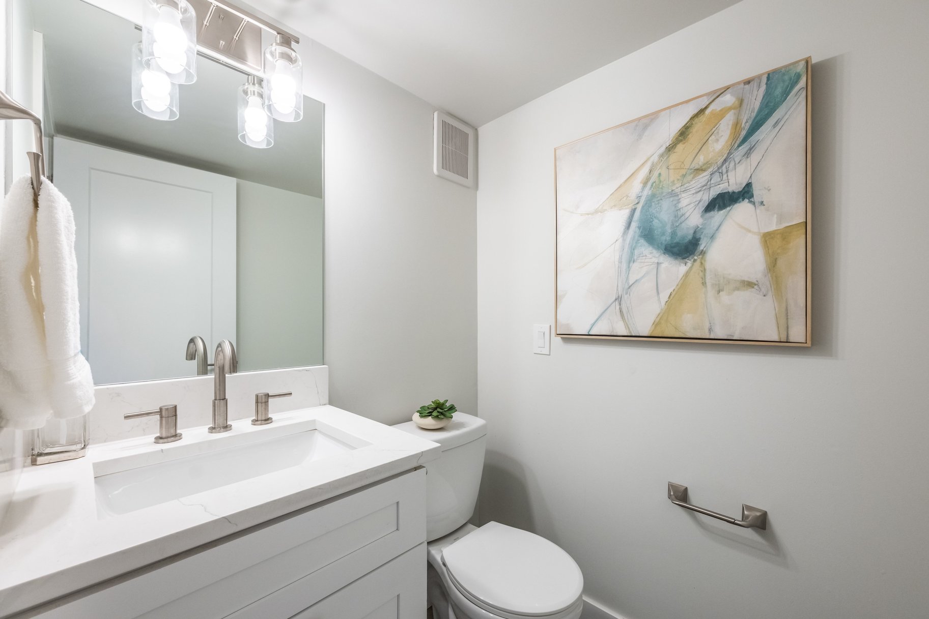  Stunning East Capitol Renovation - 物件實景