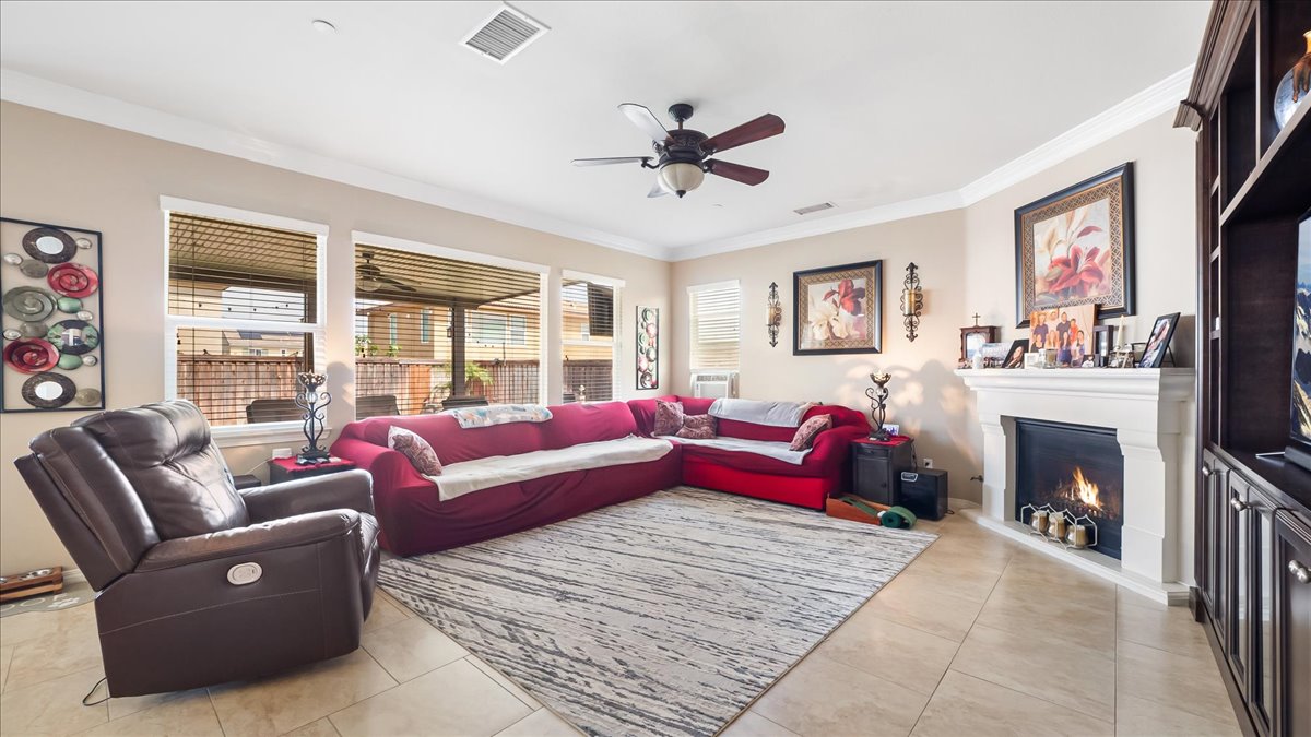 San Bernardino, California, 92407, United States, 4 Bedrooms Bedrooms, ,3 BathroomsBathrooms,Residential,For Sale,1978188