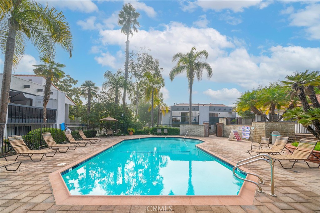 Huntington Beach, California, 92648, United States, 1 Bedroom Bedrooms, ,1 BathroomBathrooms,Residential,For Sale,1969398