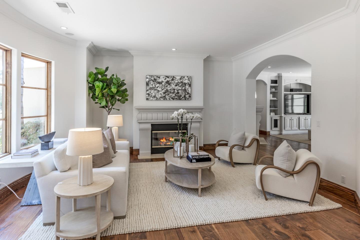 Menlo Park, California, 94025, United States, 5 Bedrooms Bedrooms, ,7 BathroomsBathrooms,Residential,For Sale,1941806